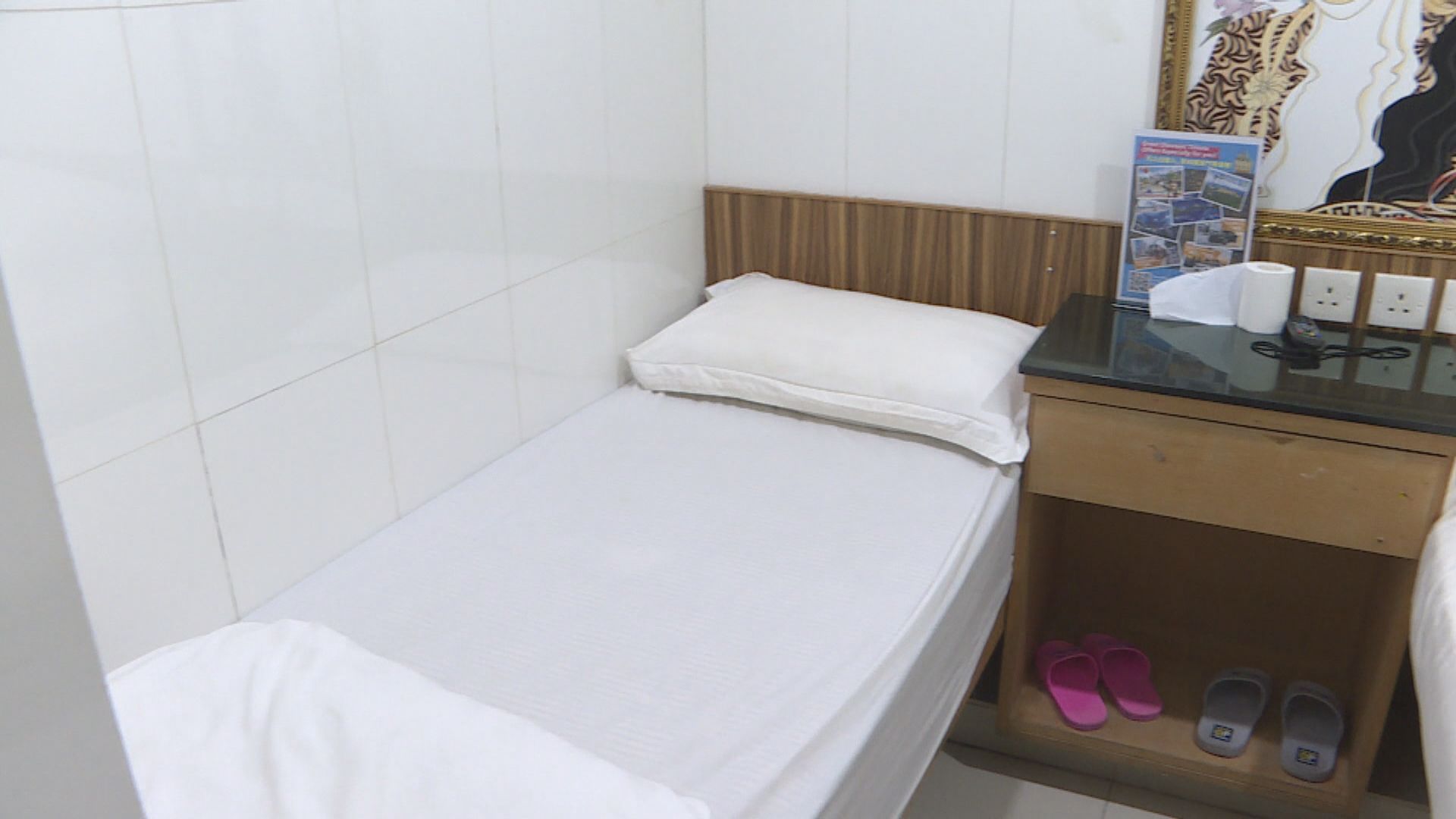 政府擬租用酒店賓館作過渡房屋　料最快上半年入伙