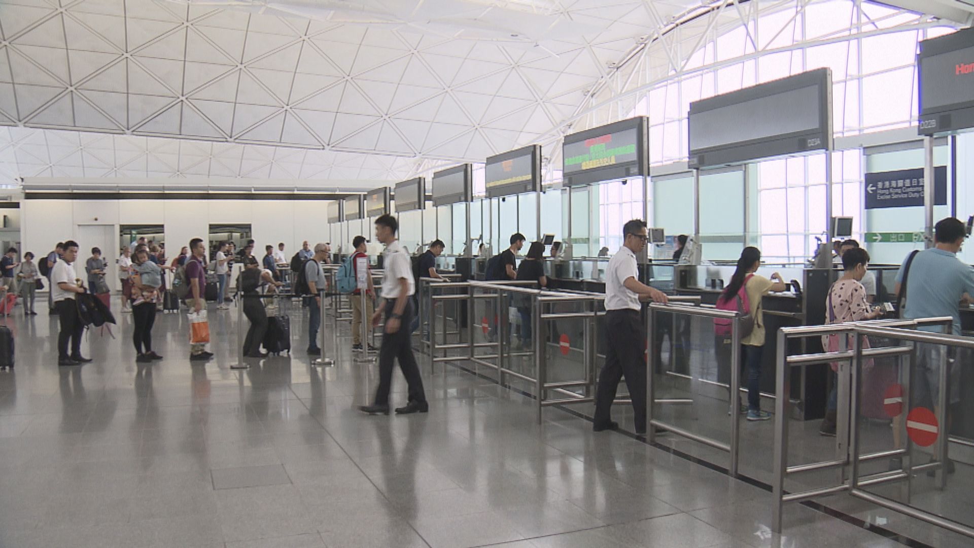 立法會通過修訂入境條例　政府可禁個別人士登機來港