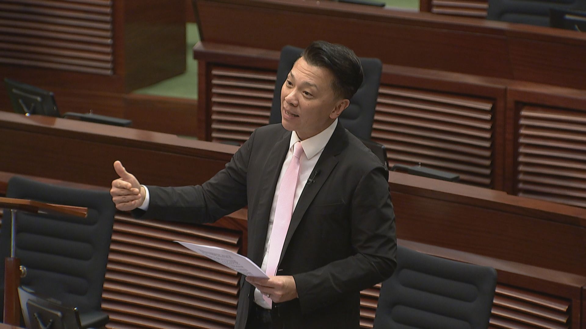 去年近300間內地企業引進本港　議員關注當局會否安排客戶經理跟進