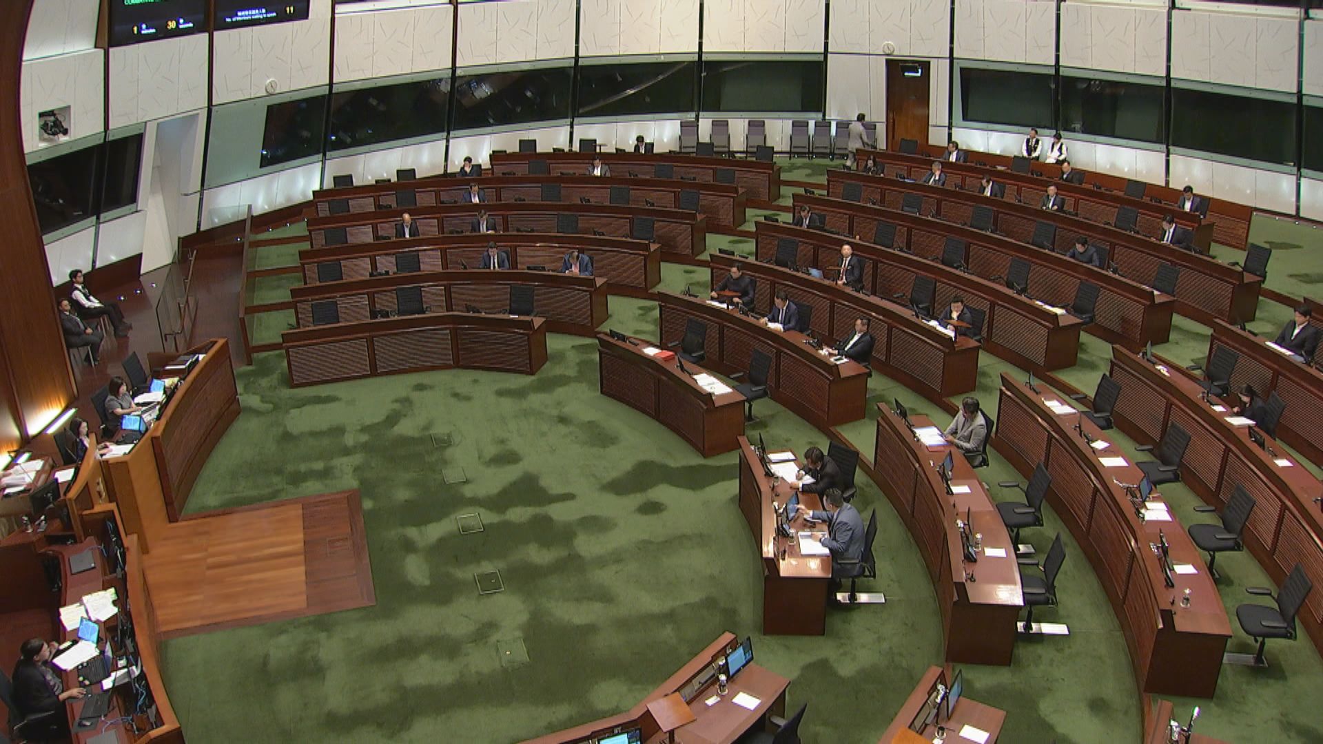 打擊黑工｜周小松：會否增放蛇打擊非法勞工　鄧炳強：不同工種同不同方法打擊