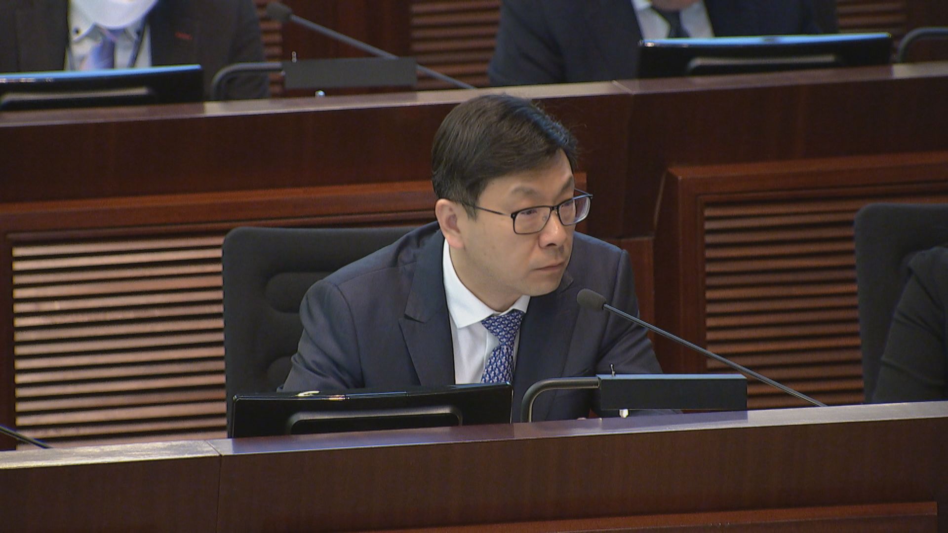 議員關注增加各項人才申請費　孫玉菡：不想付1900元就無謂來