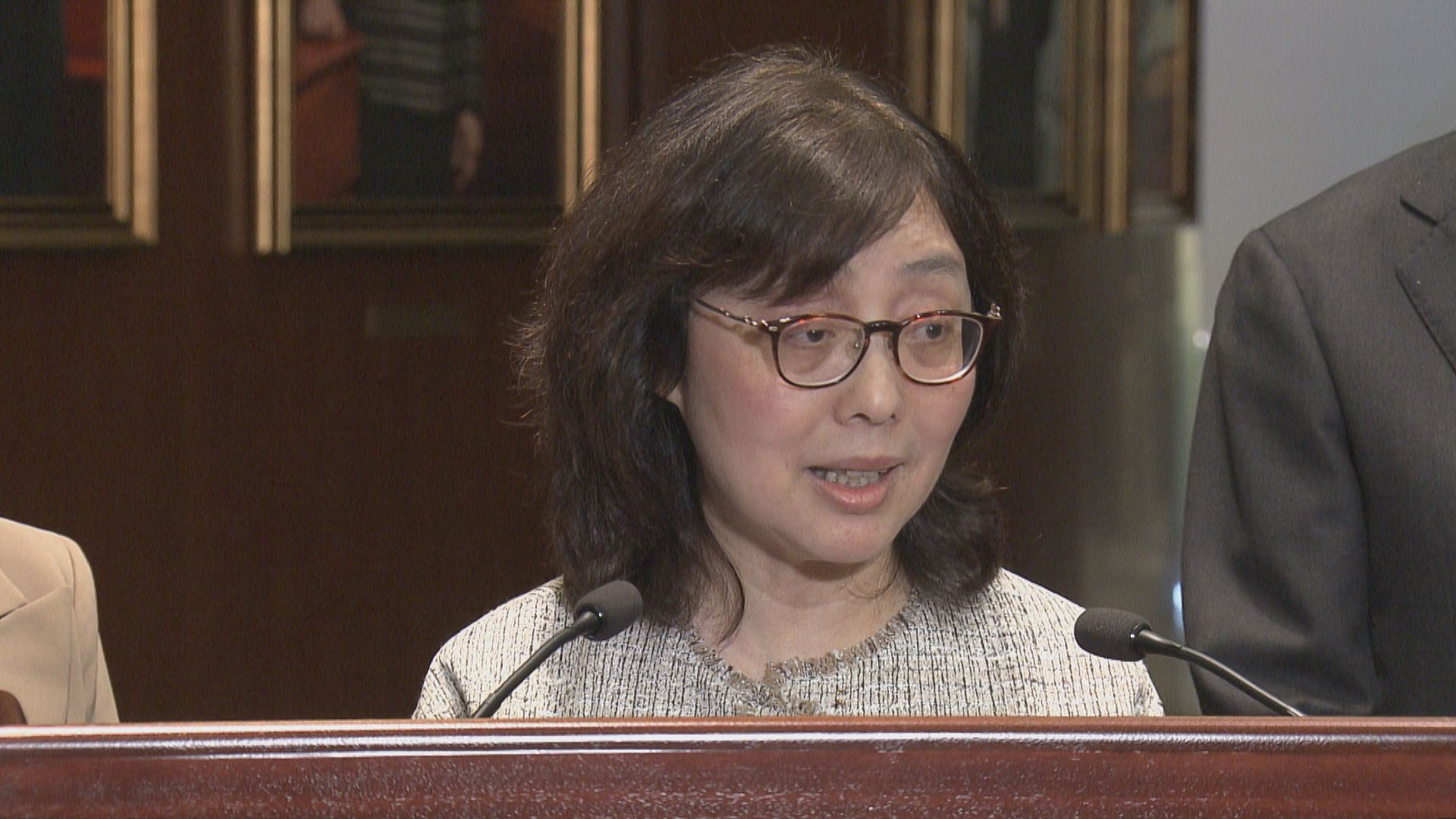 甯漢豪：研究推行「按實補價」　毋須按最高樓面面積定補地價