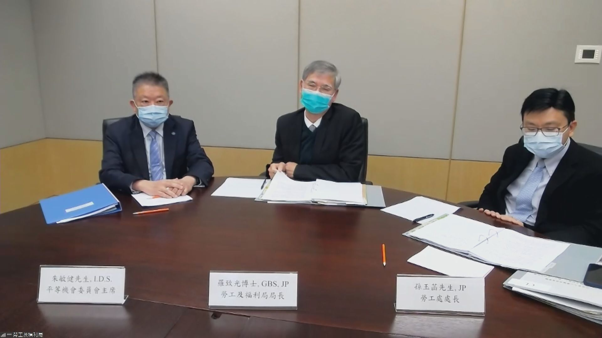 羅致光：正研究修例令因強檢或禁足無法上班可視為病假