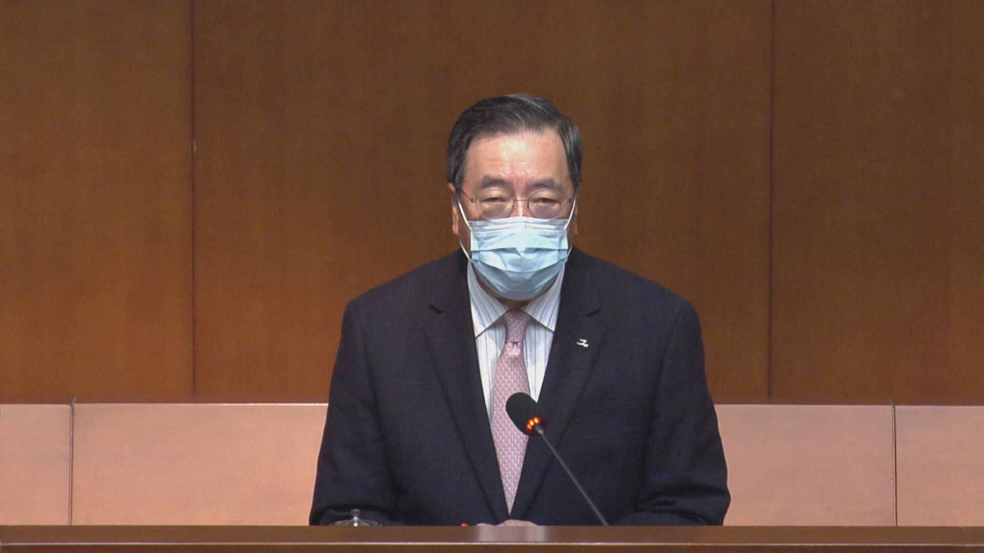 梁君彥連任立法會主席　指會議廳有國徽「照住」更有信心