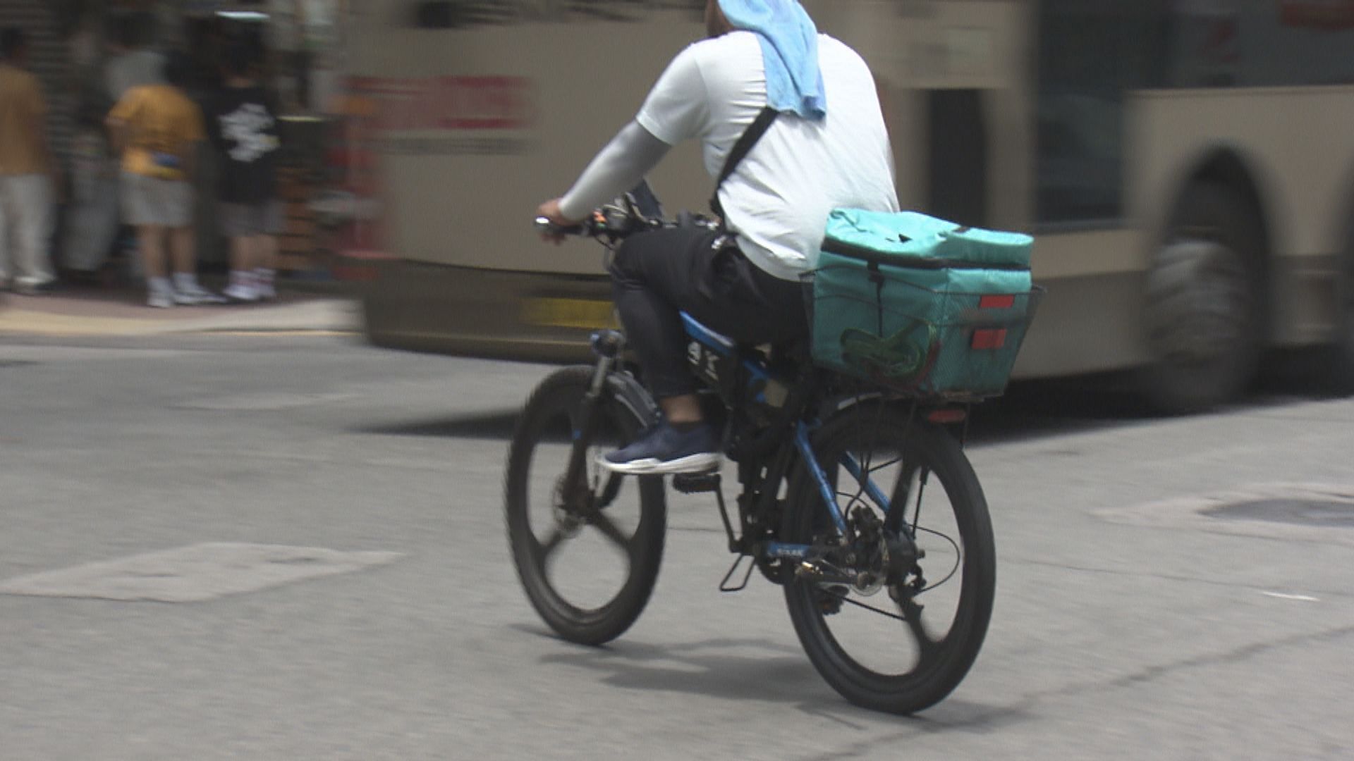 勞福局：今年內擬定保障平台外賣員的未來路向