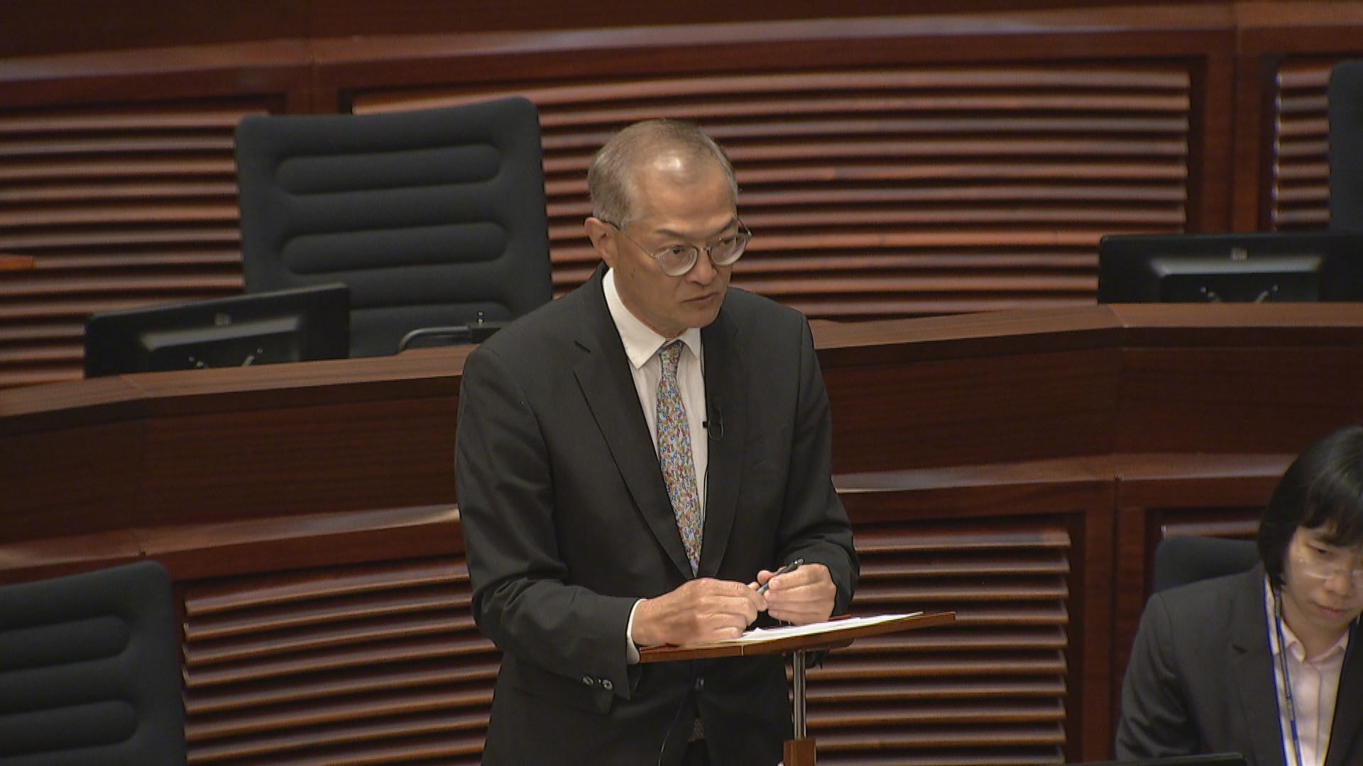 公營醫療收費改革｜盧寵茂：逾2200人受惠一萬元封頂　所有議員都受惠此政策