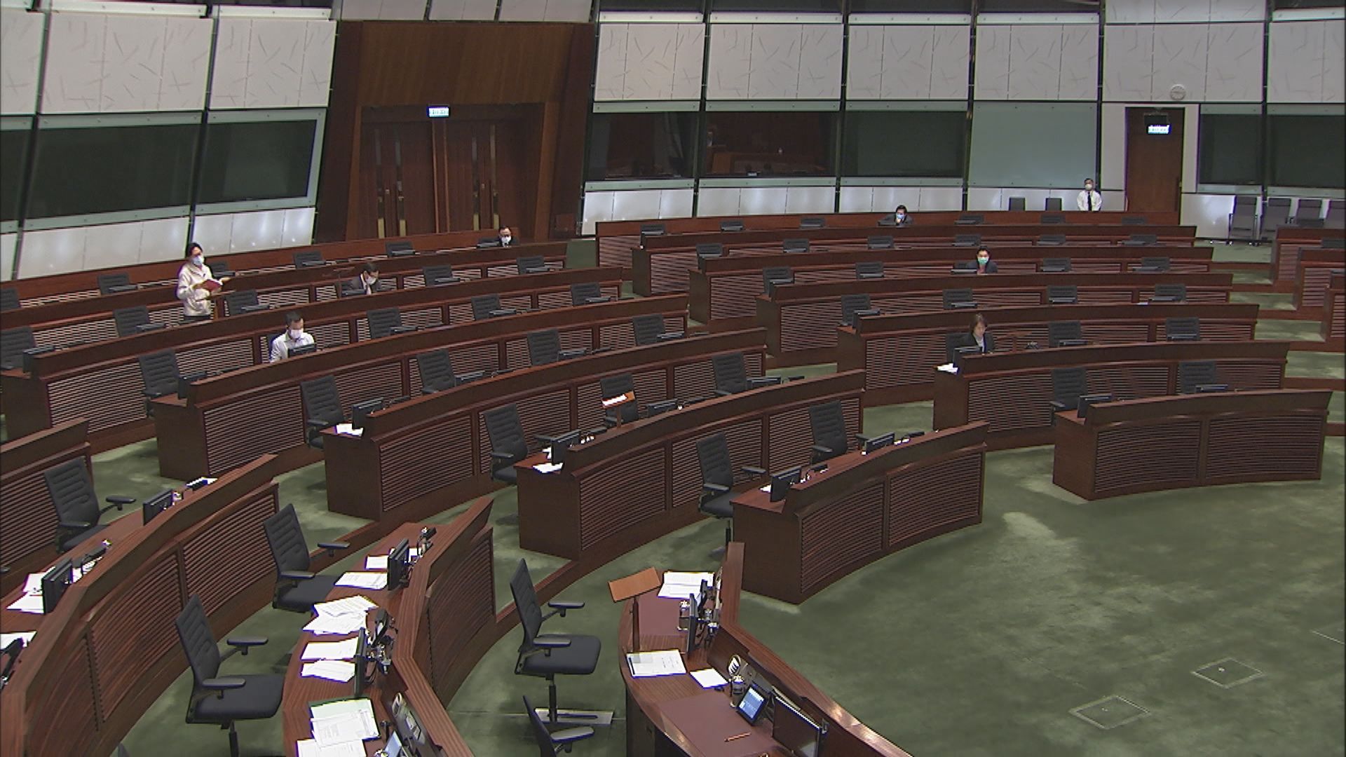 立法會審議臨時撥款　因法定人數不足流會