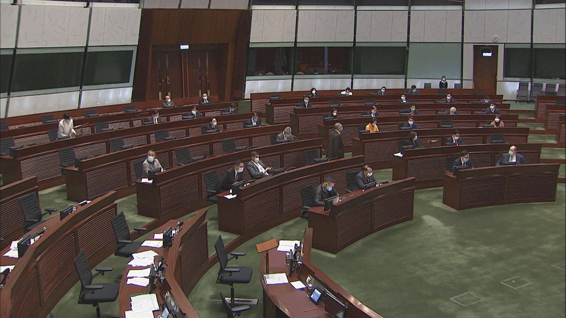 立法會大會續審議臨時撥款　劉怡翔指撥款不能再施