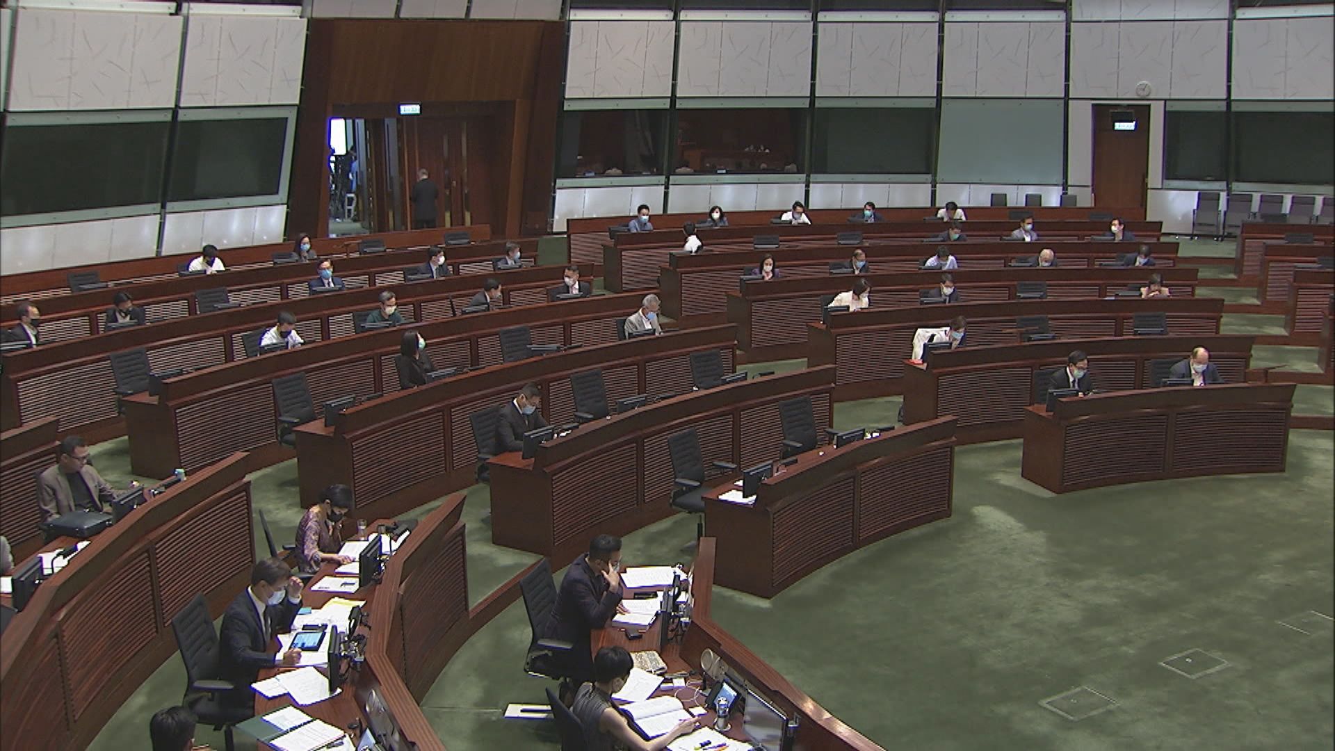 修正案全被否決　預算案料今日三讀表決