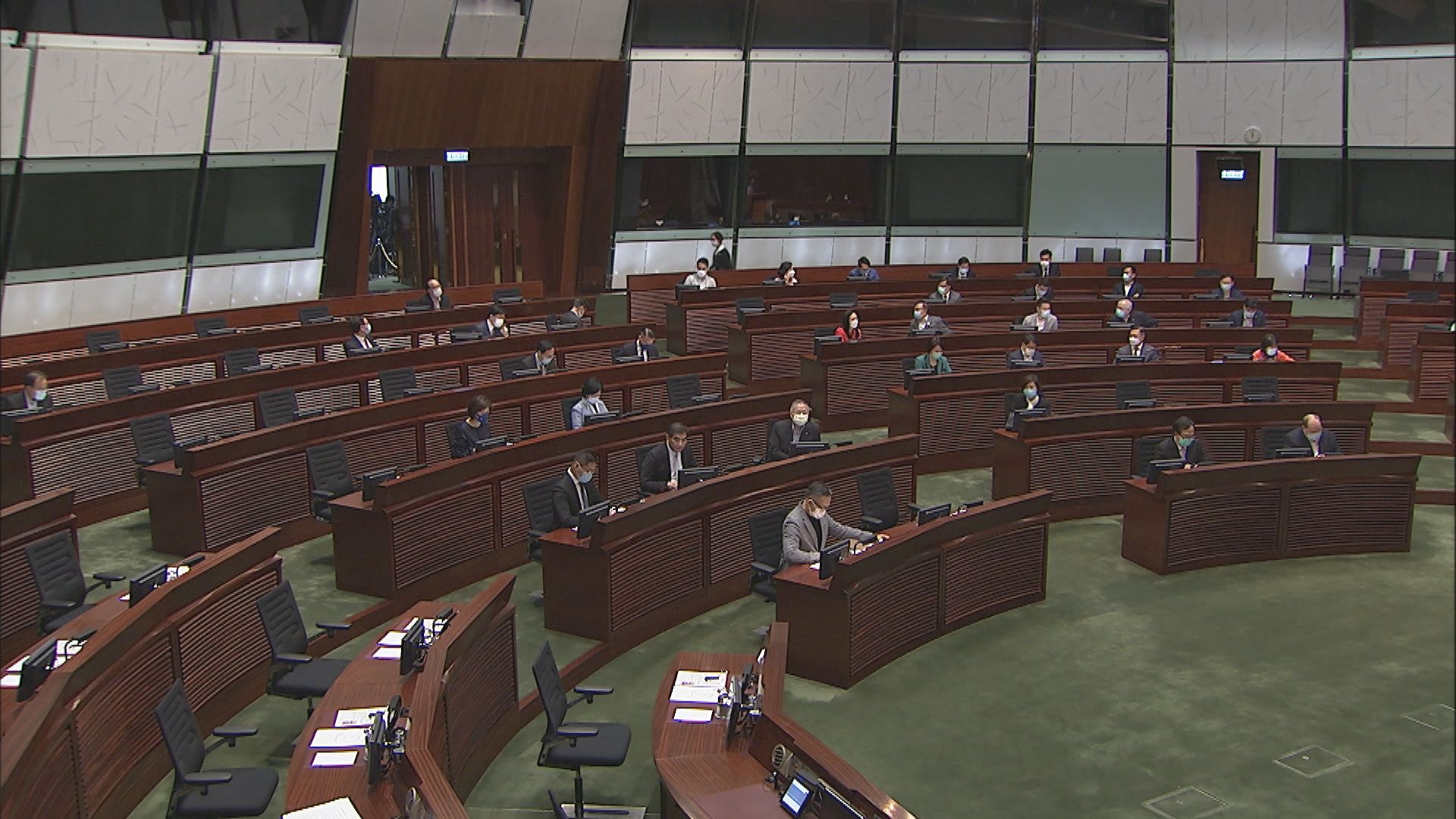 第六屆立法會延長任期後首次恢復大會