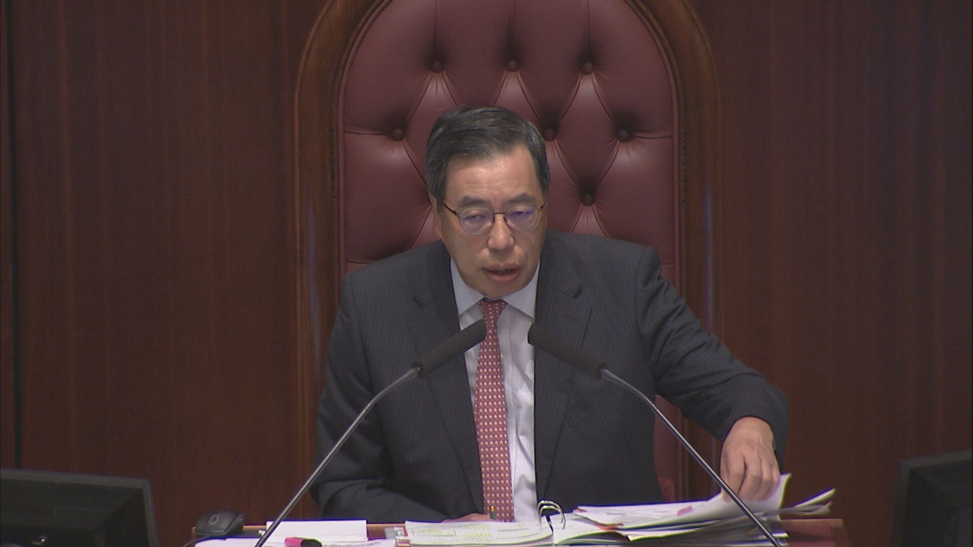 立法會續審成文法　民主派拉布梁君彥劃線