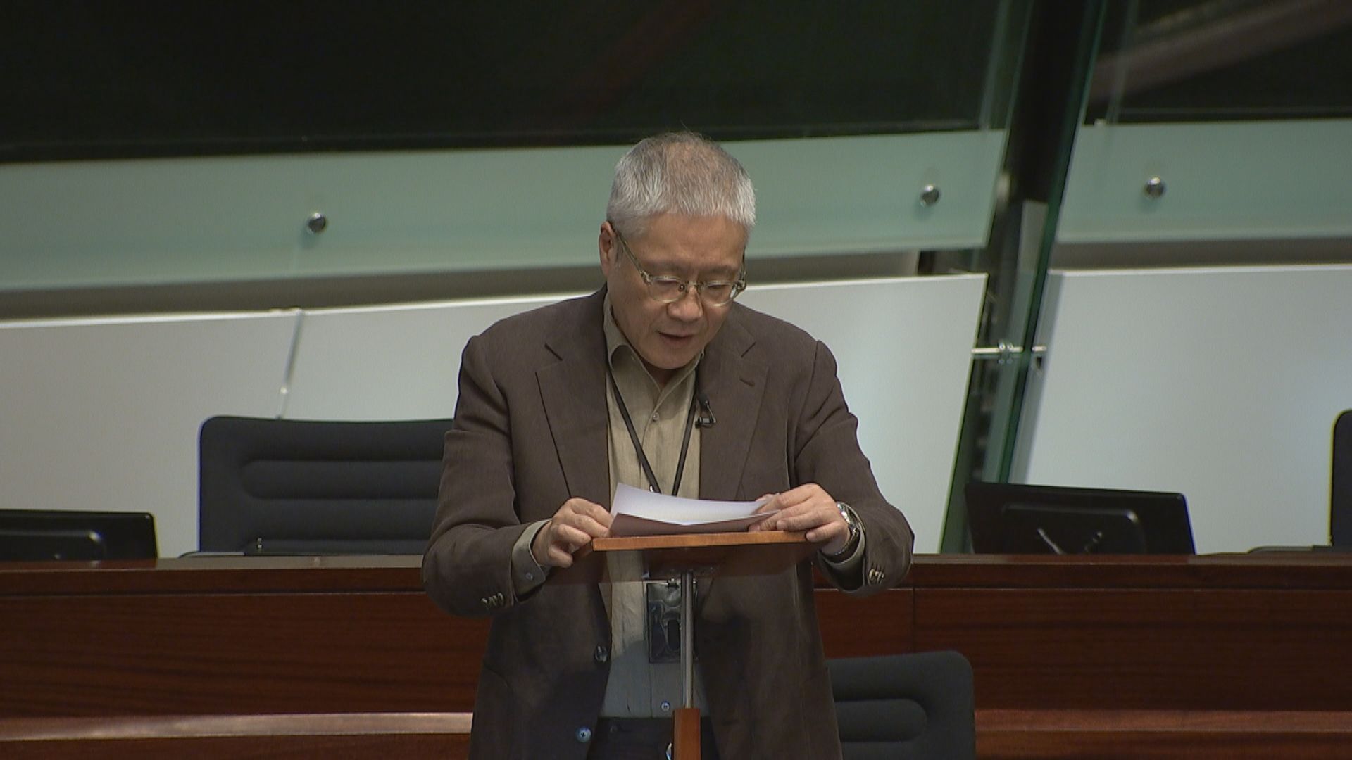 管浩鳴：公務員憂「山水有相逢」　部門主管不願撰寫負評