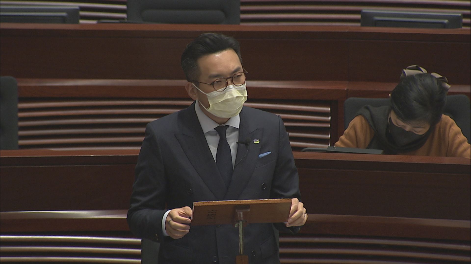 民主派不滿警隊開支大增反對撥款　建制要求盡快發一萬