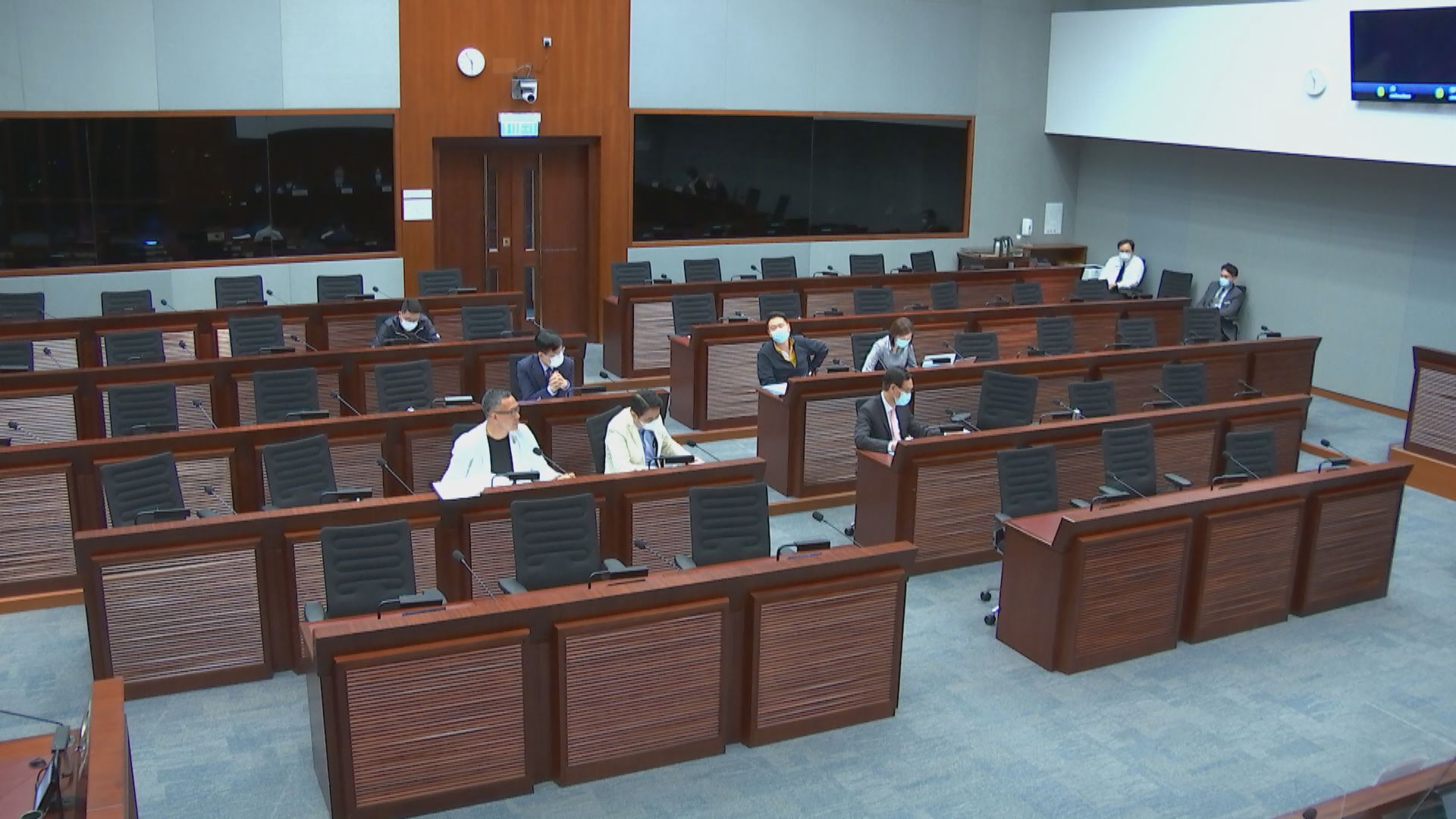 政府指因違誓被暫停職務者　不能行使議員權力