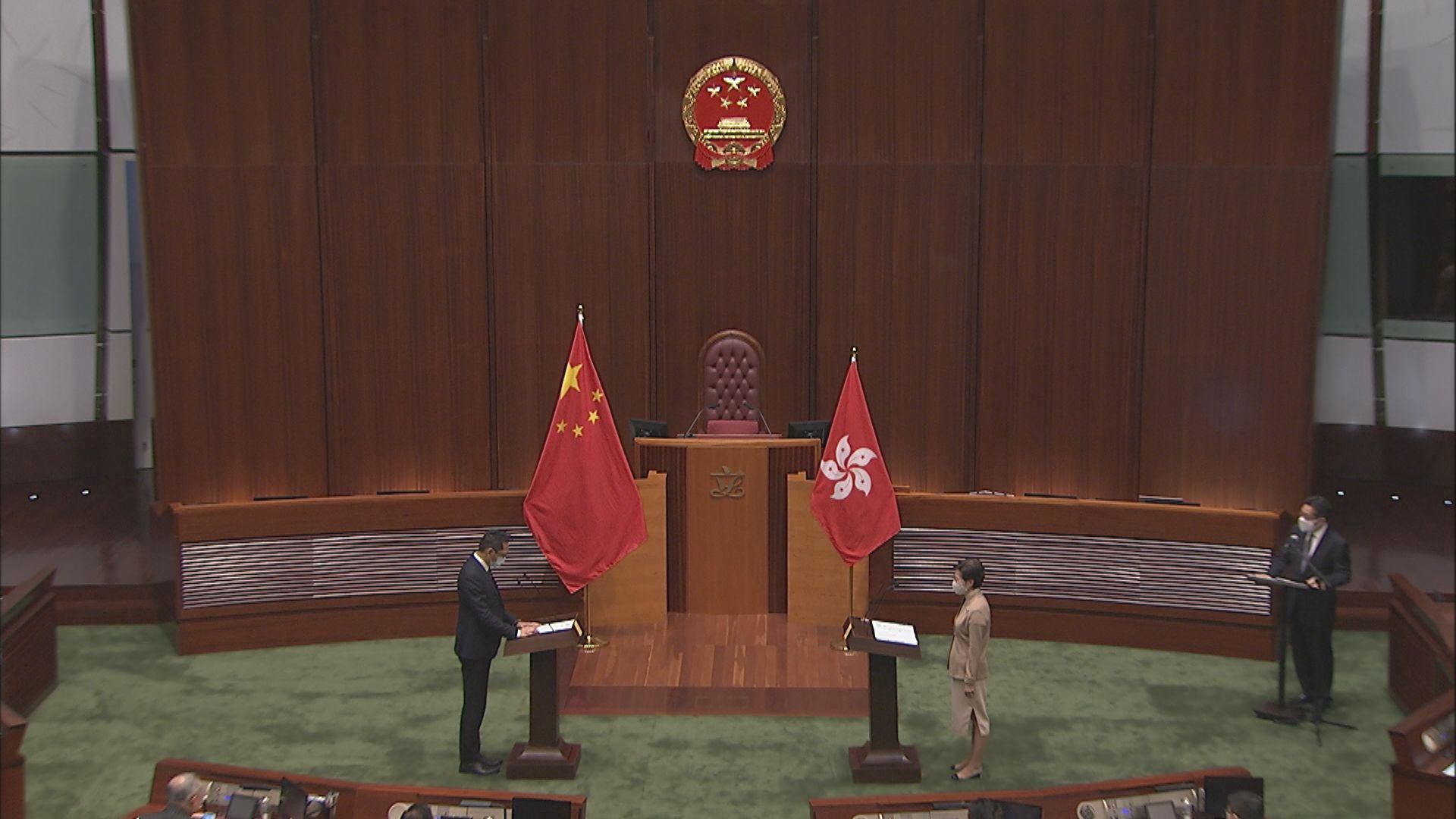 新一屆議員宣誓　狄志遠及陸頌雄被指不清晰須重讀誓詞