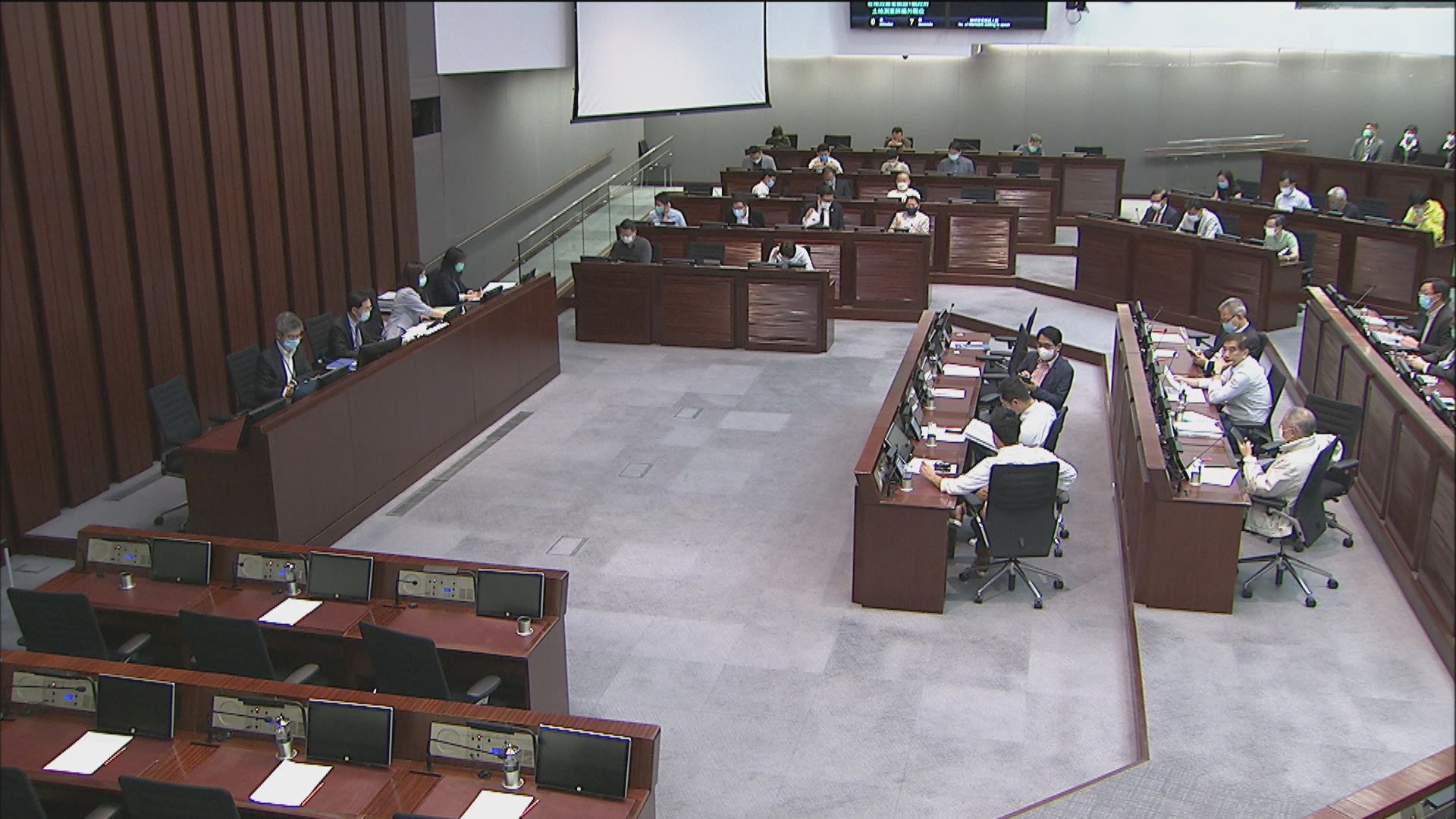 建制派質疑海洋公園撥款是無底深潭