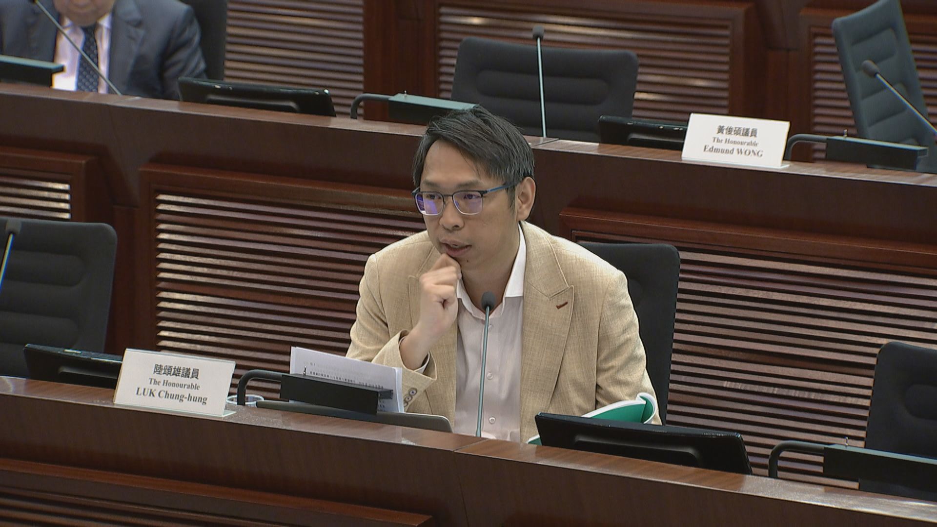議員質疑外判清潔工值勤紀錄失實　食環署指已改善巡查機制