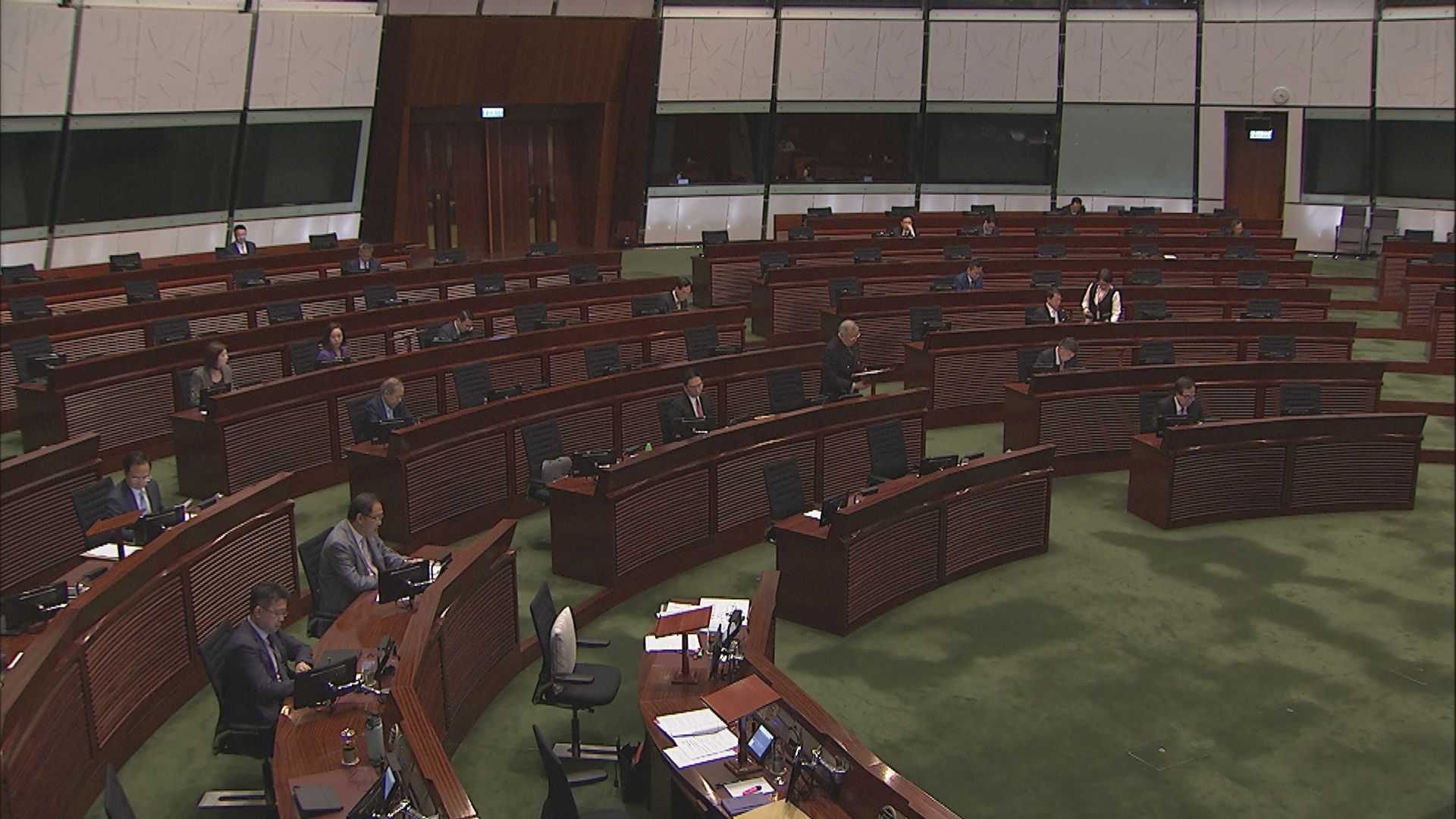 立法會三讀通過管制即棄塑膠產品修例草案