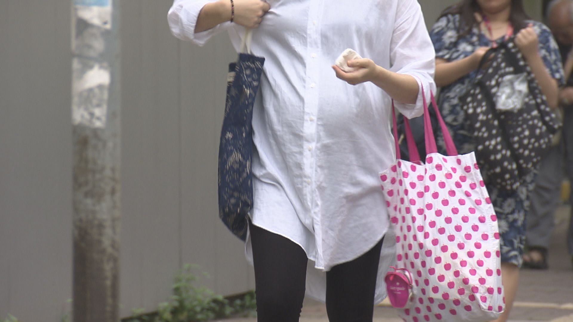 政府提高延長產假薪酬補貼上限至8萬元