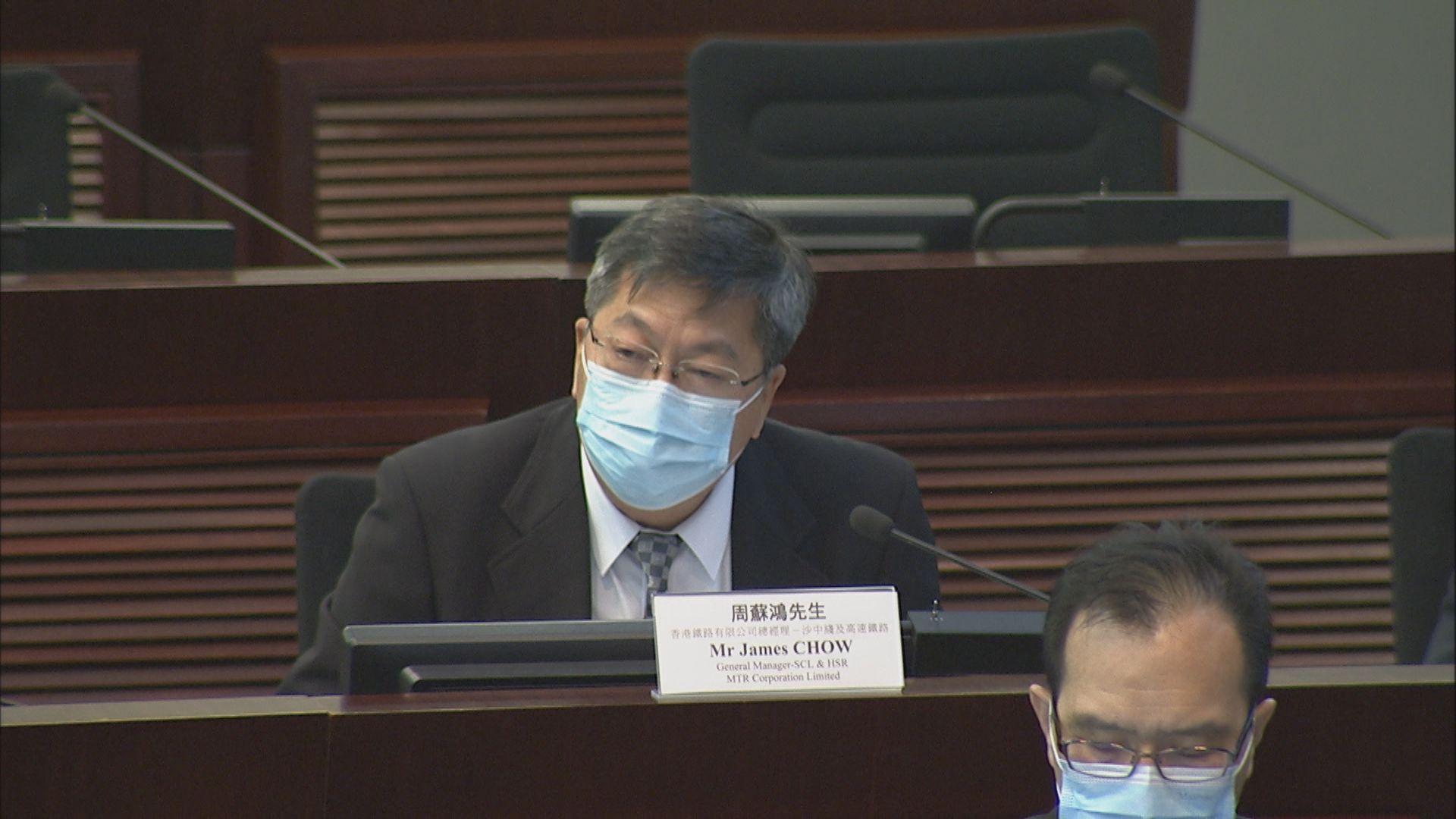 港鐵東鐵綫明年先在大埔墟及馬場站裝月台幕門