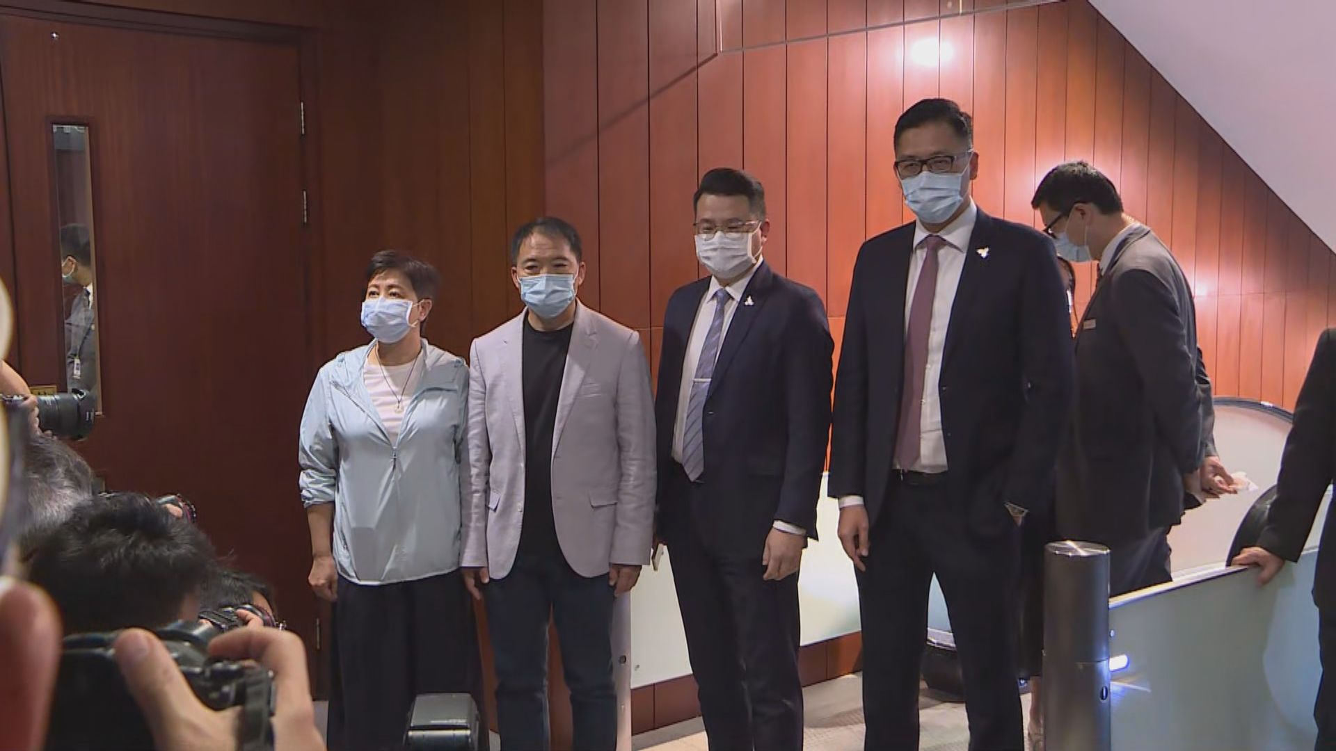 九名民主派議員已交辭職信　生效日期不同