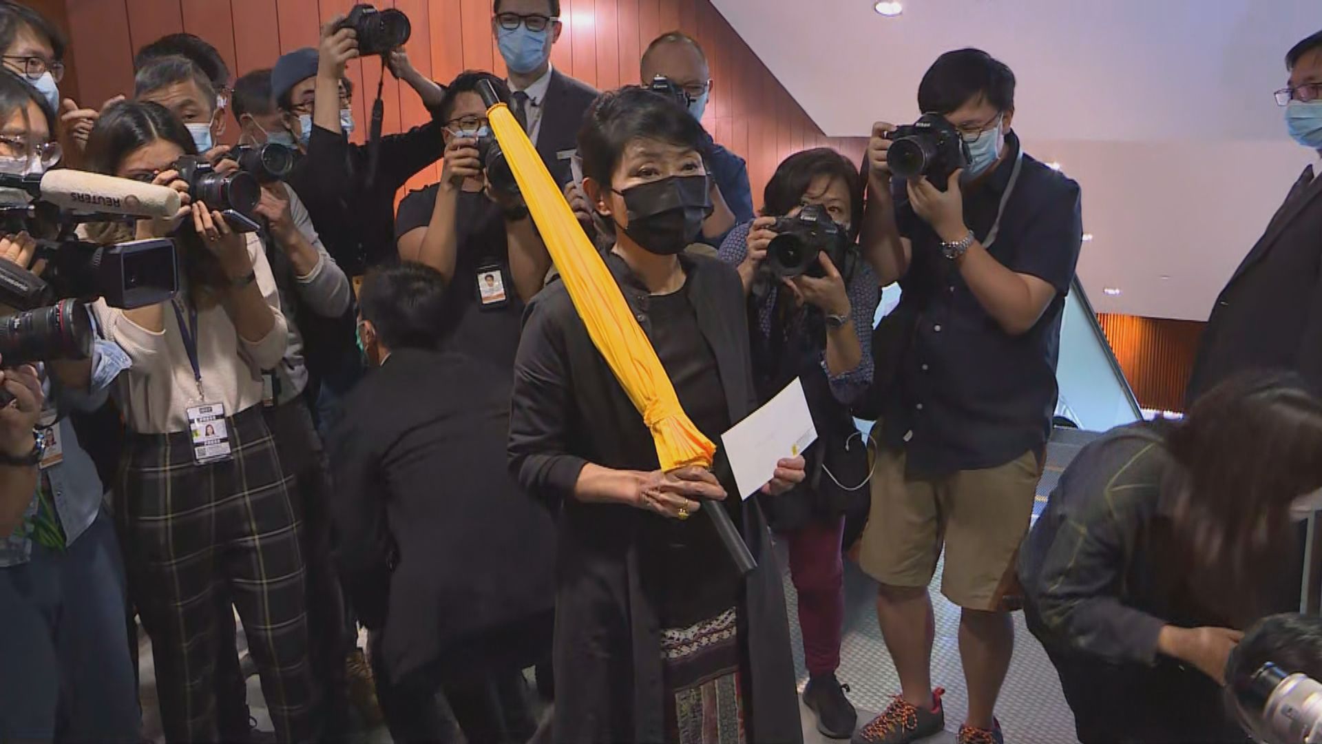 15名民主派議員交辭職信　大部分下月一日生效