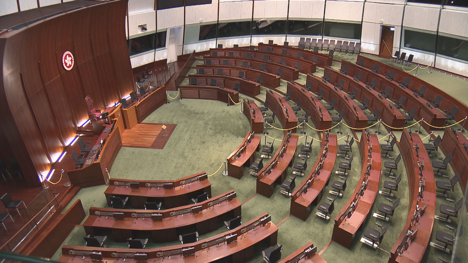 議事規則委員會通過　流會時缺席議員要罰款