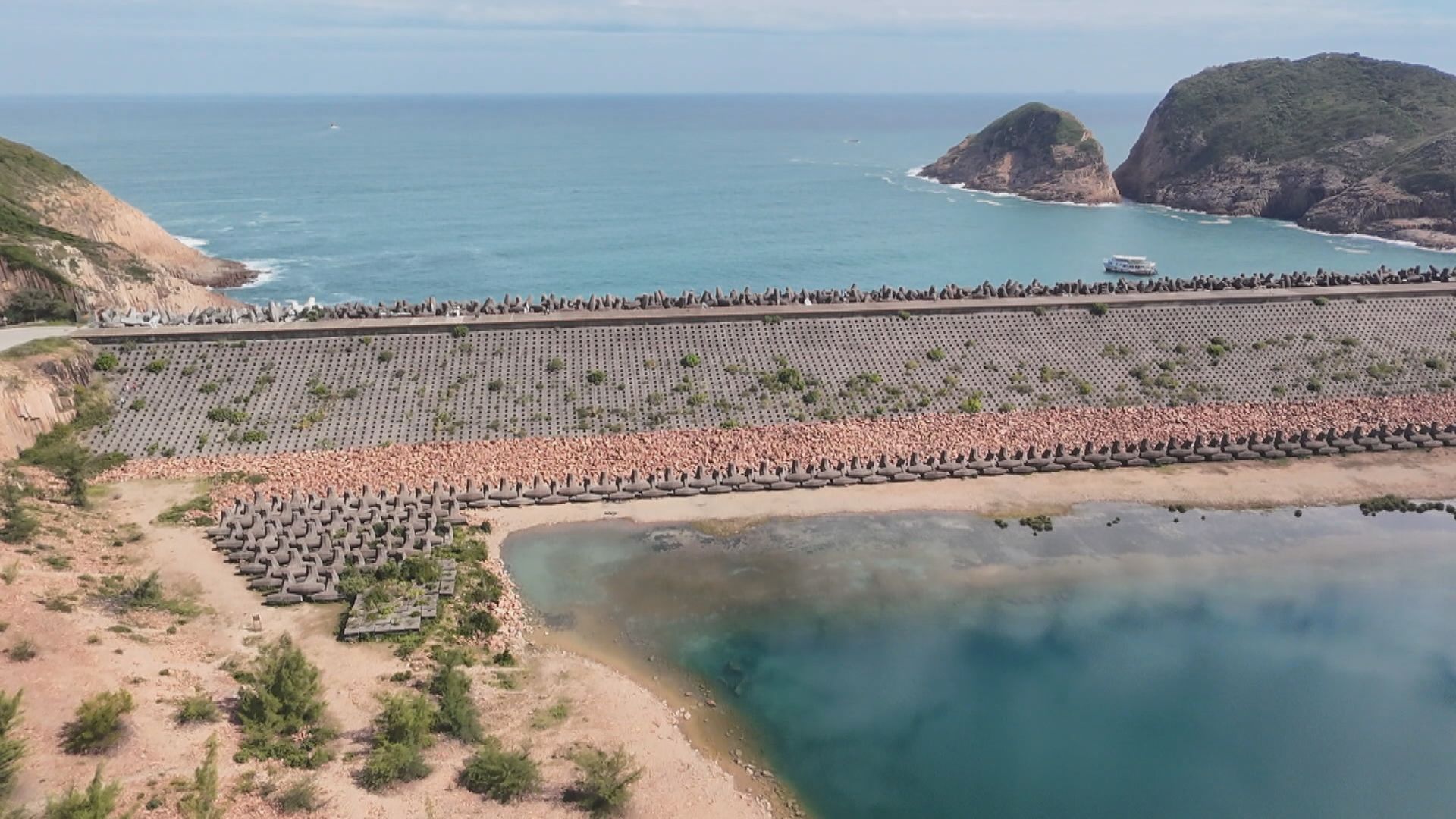 東壩假日吸大批旅客　羅淑佩：考慮交通工具預約制處理人流