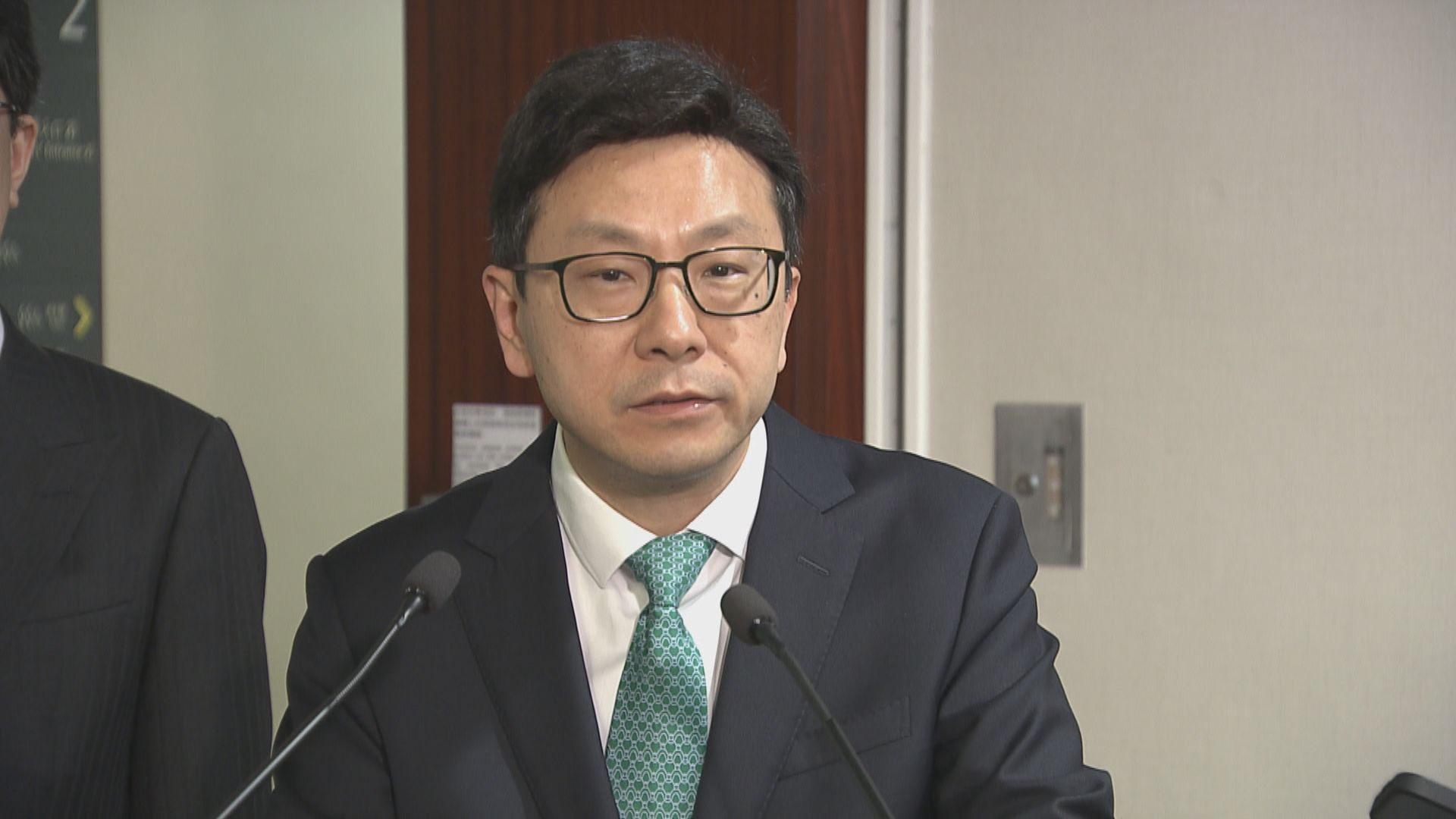 宏福苑火災｜傳義工不能陪居民上樓執拾　孫玉菡：純粹誤傳、業主登記就可上樓