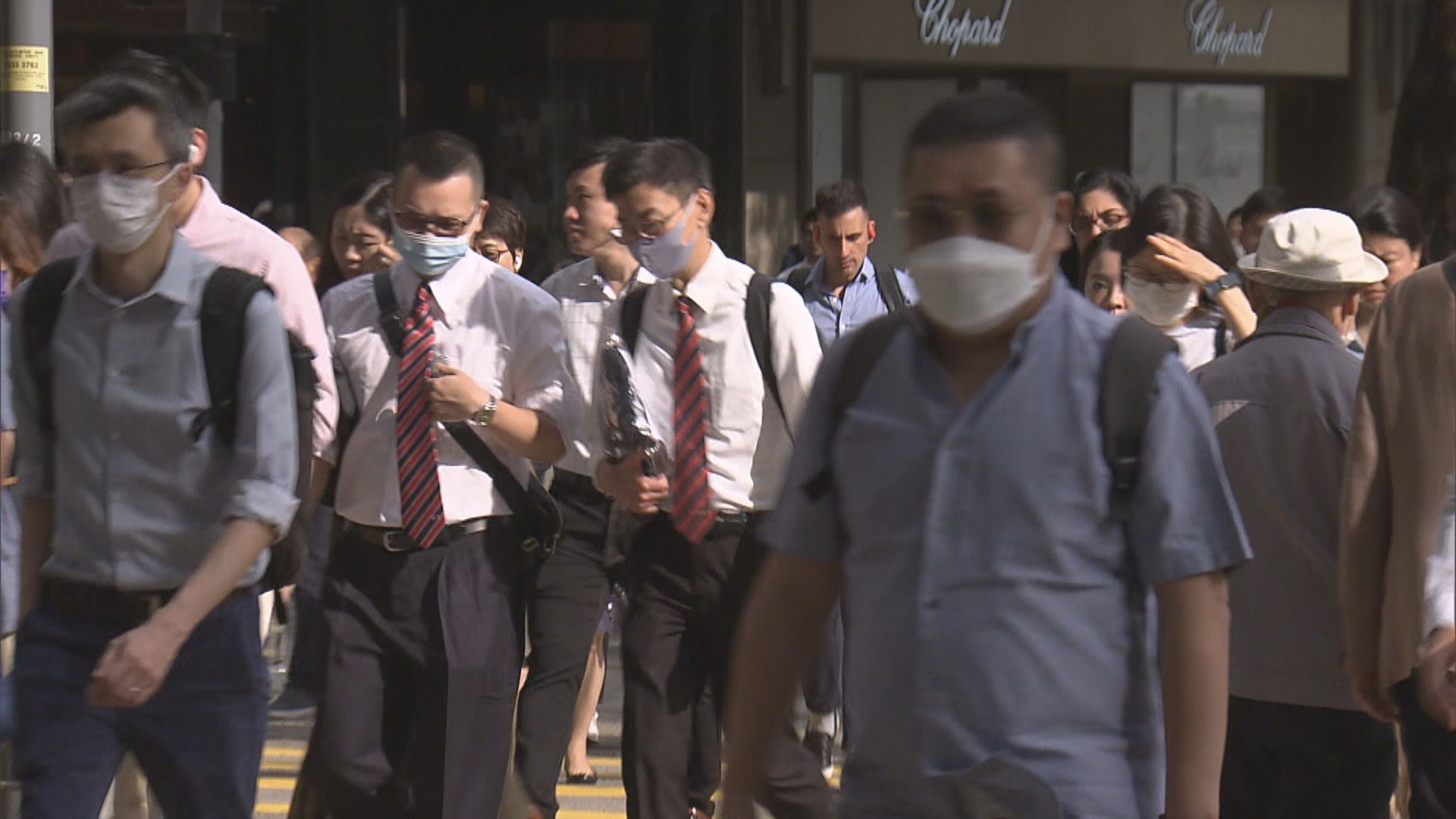 過去三年各項人才計劃批出41萬宗　其中30萬為內地人才