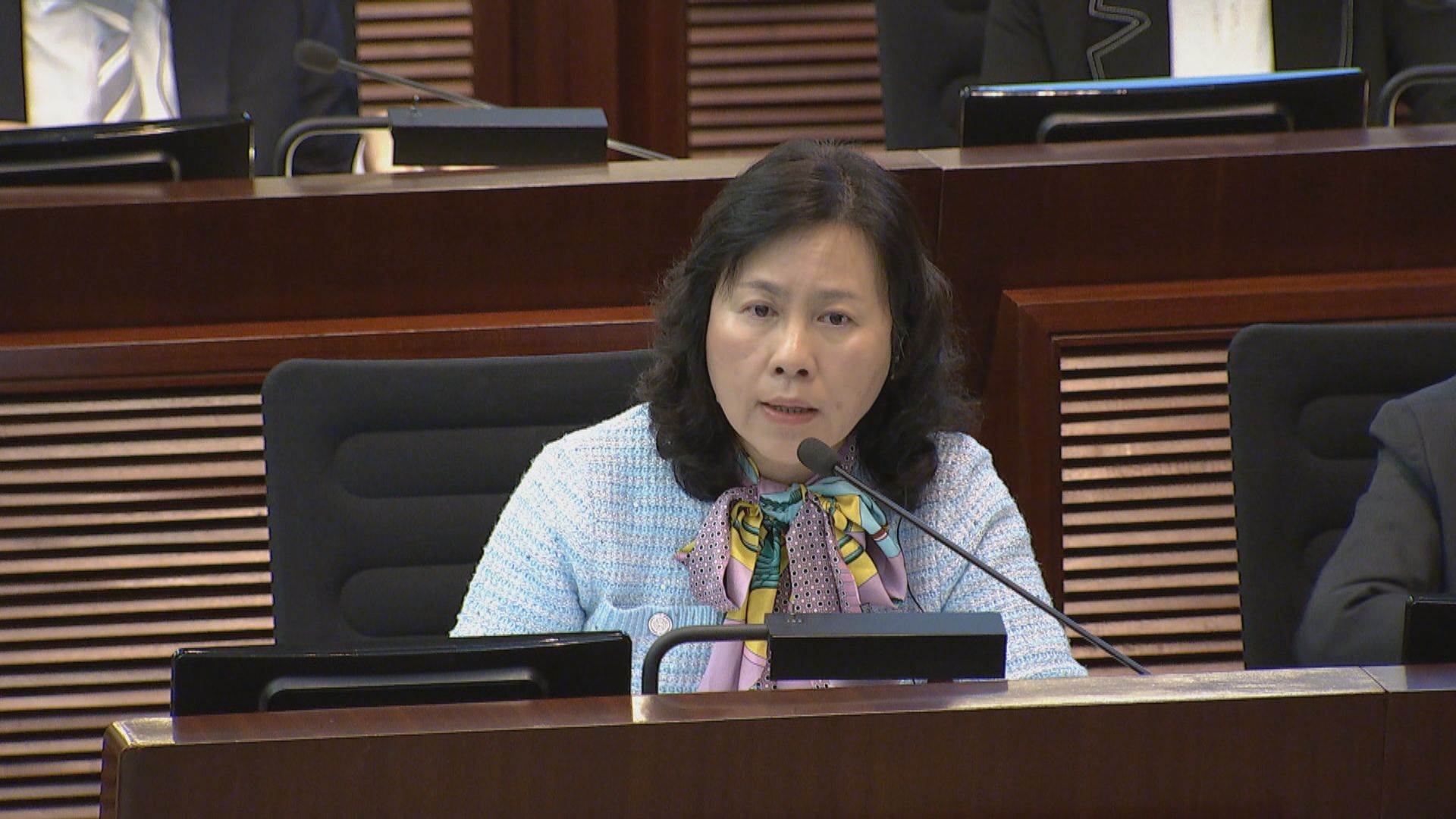 吳傑莊批未能網約的士車隊專車　陳美寶稱正籌備成立統一叫車平台