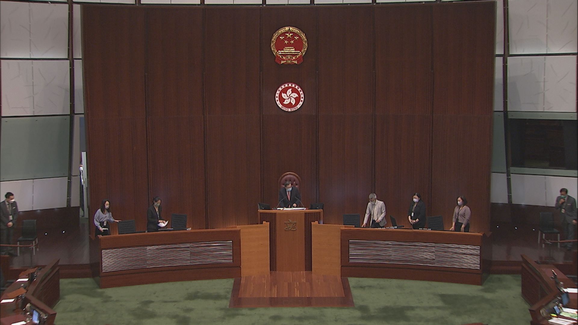 立法會第二日辯論施政報告致謝議案　議員關注「搶人才」政策