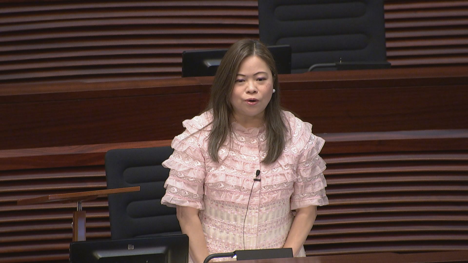 羅淑佩：與水上的士營辦商研新路線