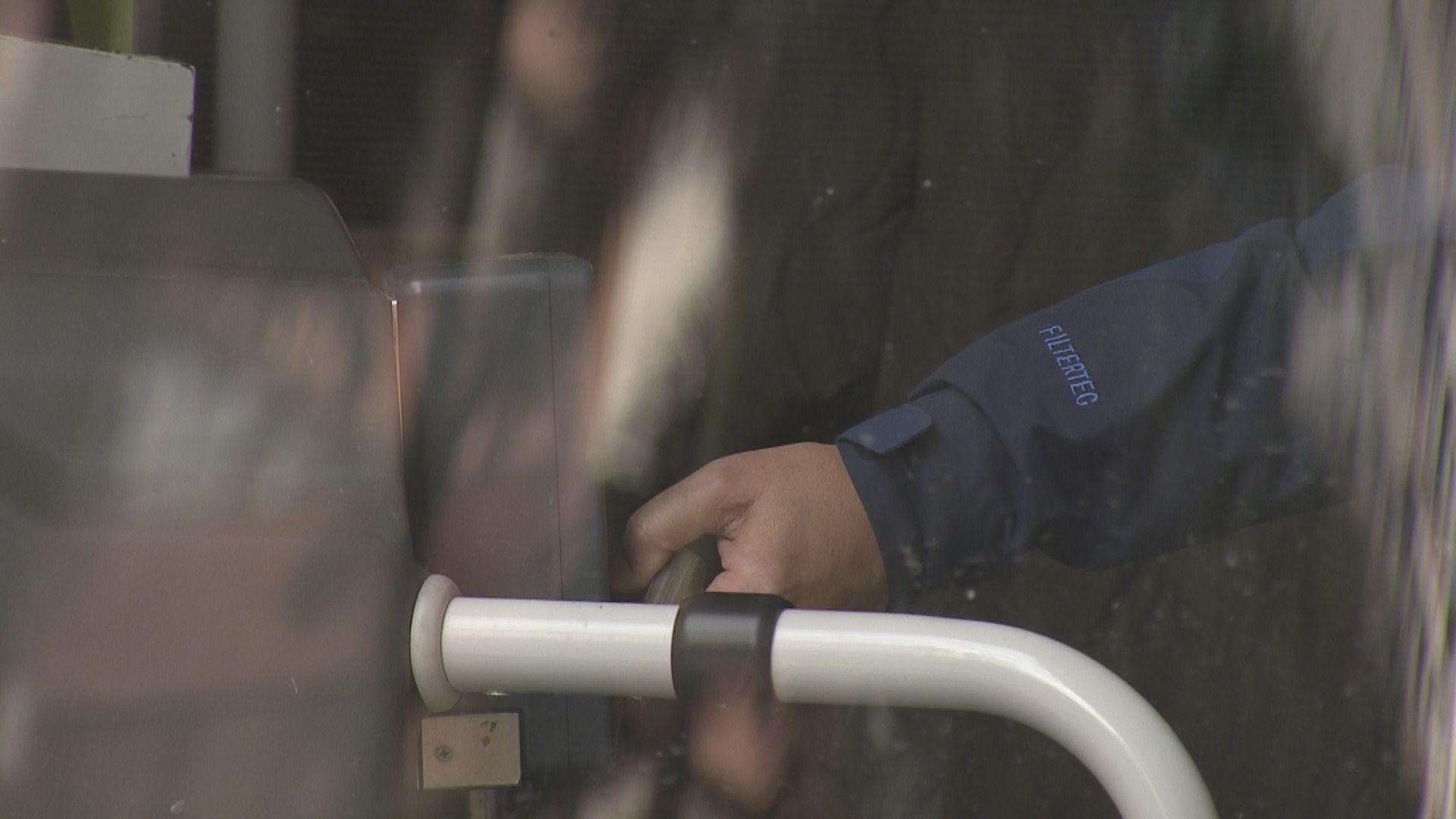 政府：每日逾218萬人用2元乘車優惠 不宜強制全面分段收費