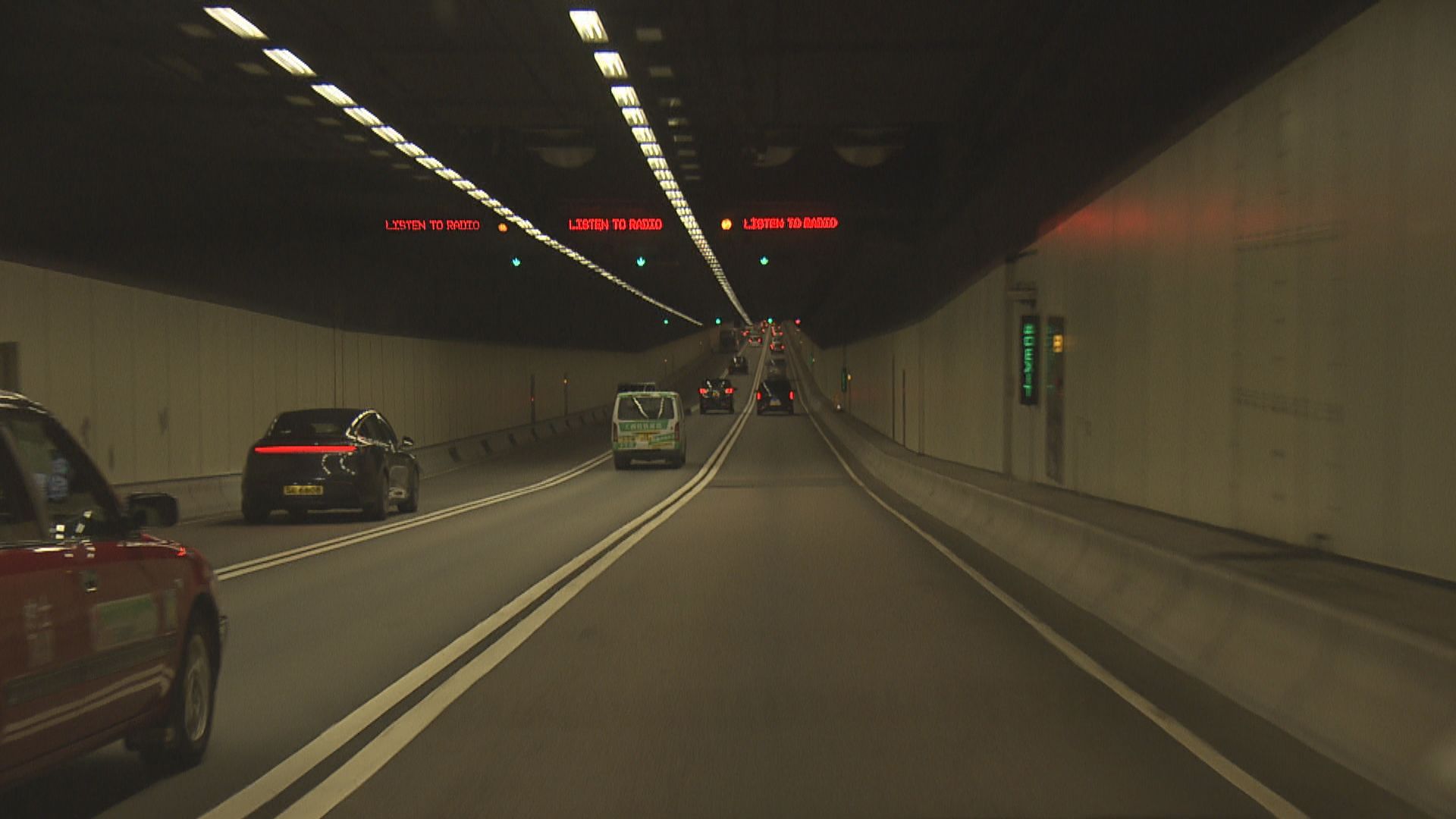 東隧、西隧、獅隧、機隧今年內會重鋪路面