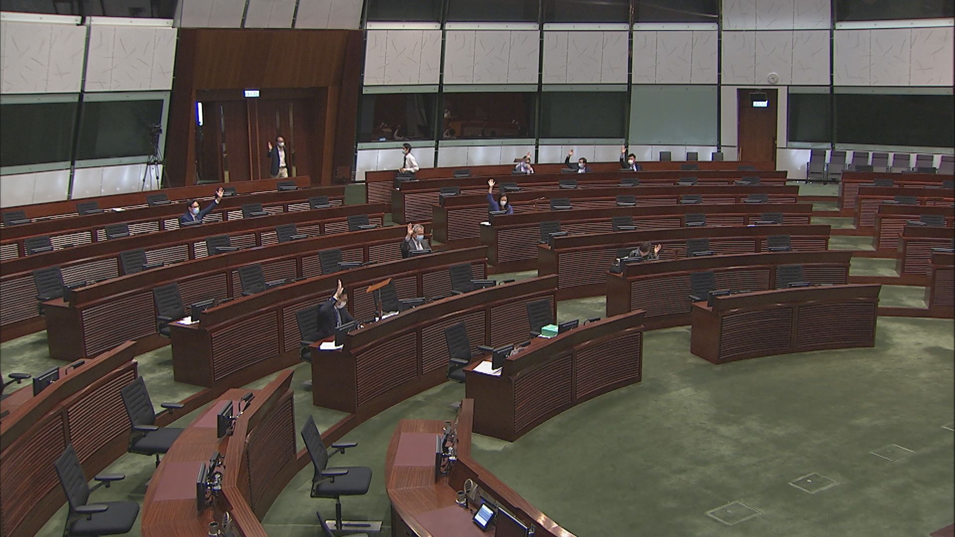 立法會通過修例　若僱員極端情況上下班受傷可獲賠償