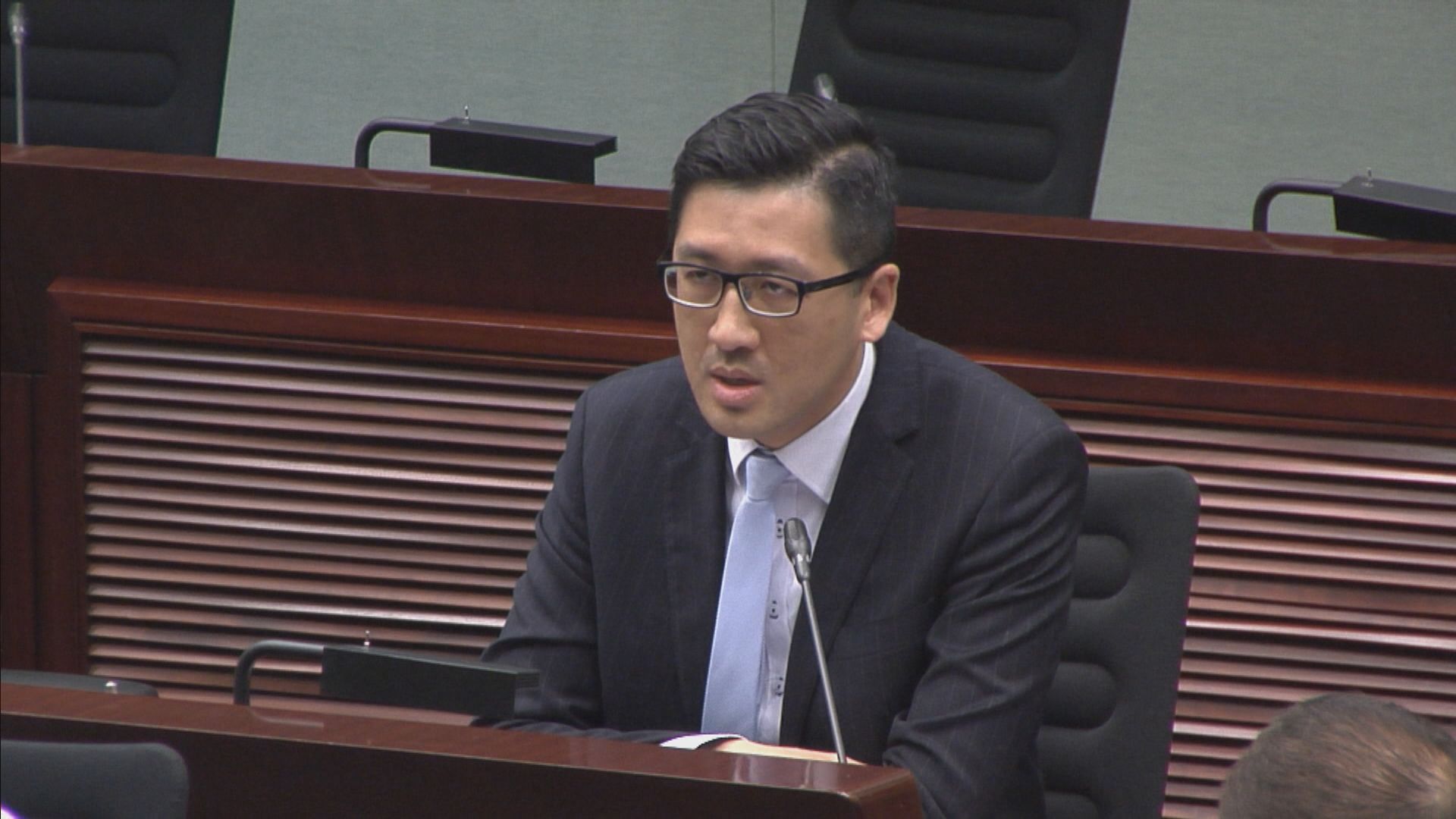 立會辯論是否邀鄭若驊交代不檢控梁振英決定