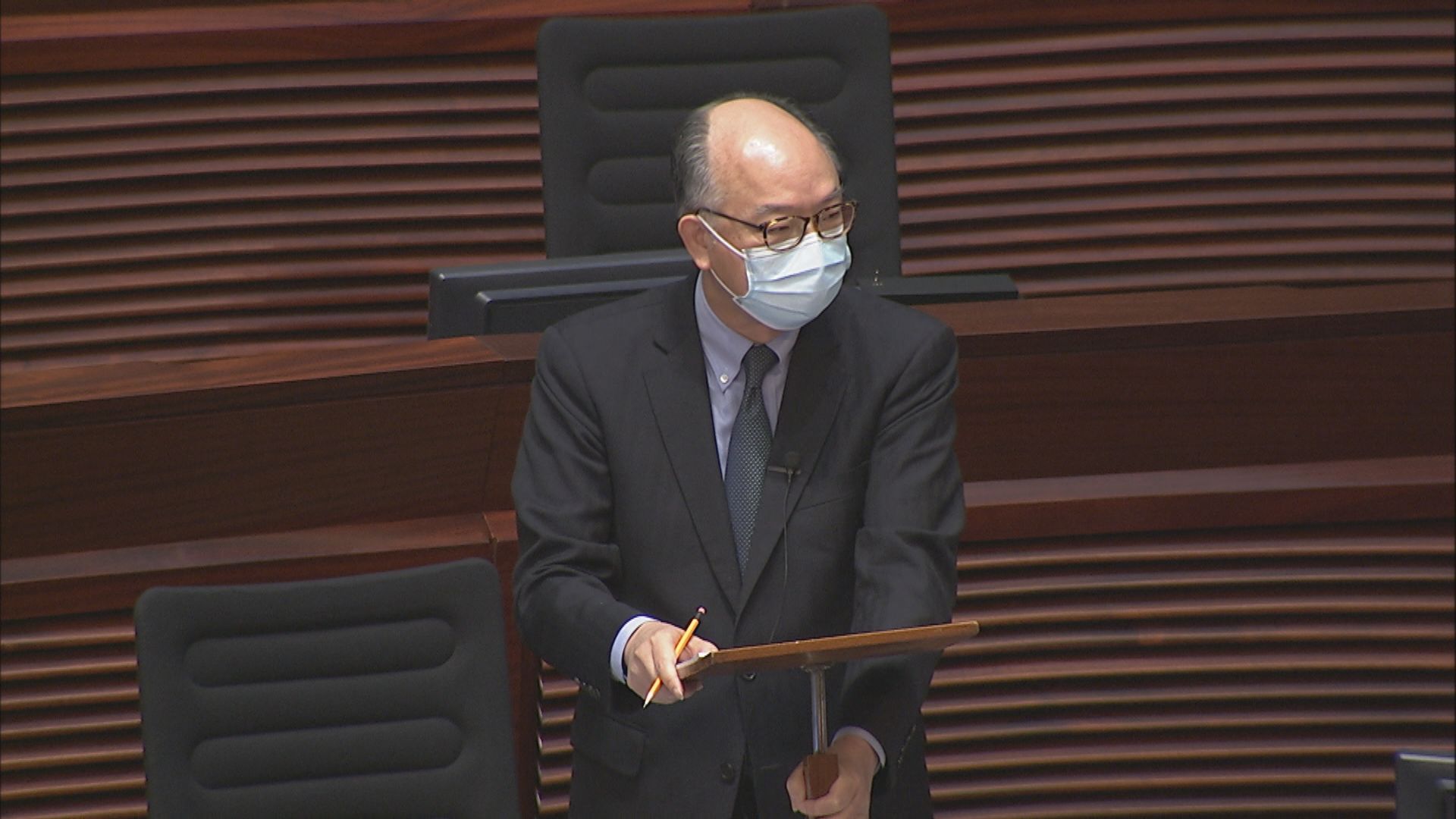 政府考慮將跨境司機納入優先接種疫苗群組