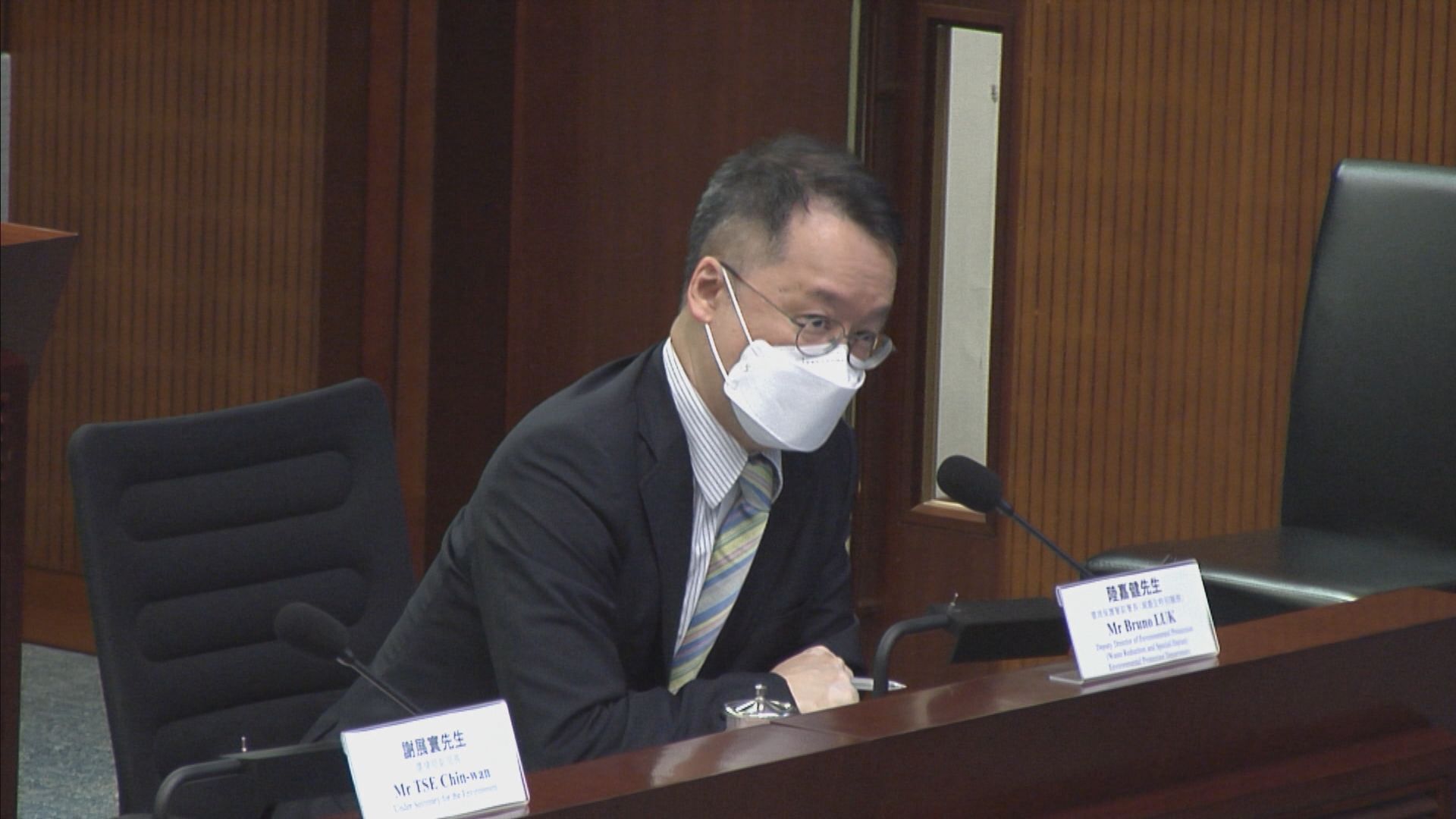 政府計劃明年下半年實施垃圾徵費　首半年有適應期