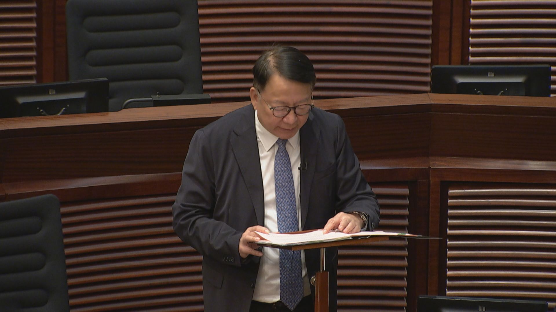 政府擬修例提高不遵辦強制驗窗罰則　陳國基：冀加強阻嚇