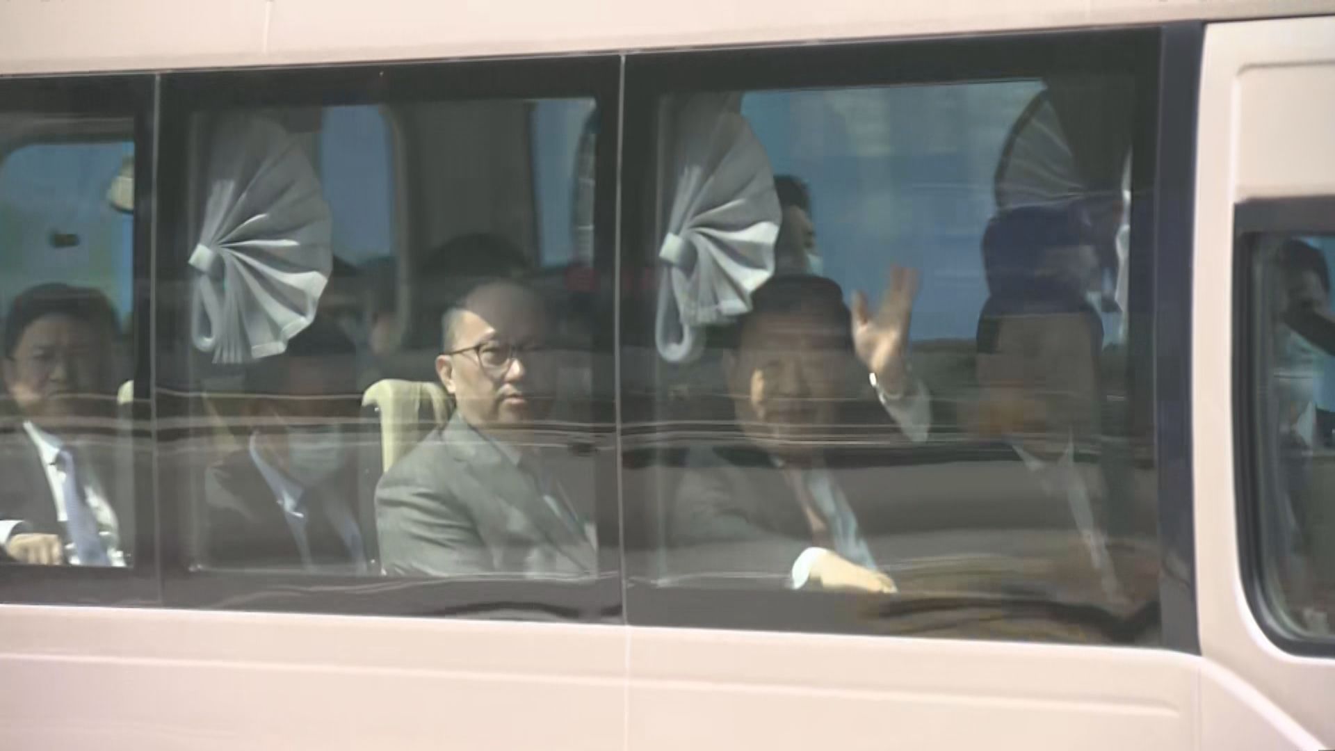 夏寶龍到立法會與全體議員會面