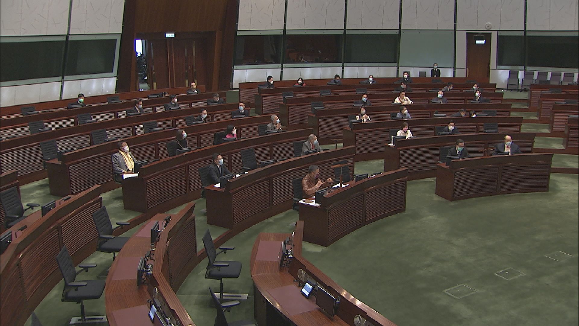 立法會通過部分正式會議可視像開會　即日生效