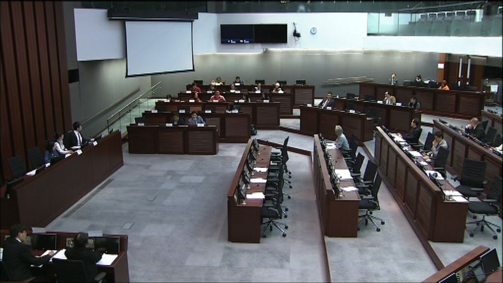 政府暫不考慮重新向流動小販發牌