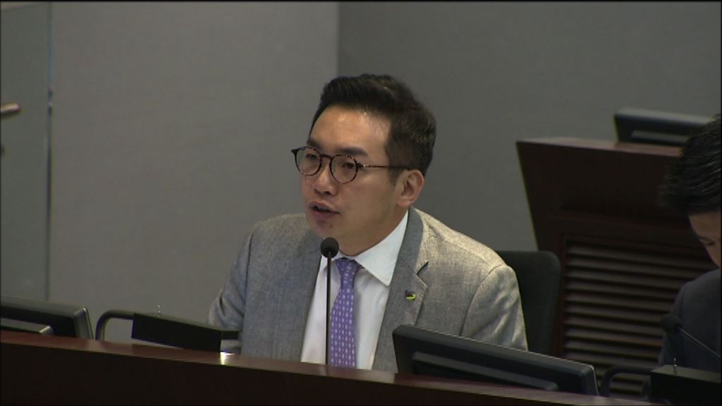 有議員建議政府降低在迪士尼的股權比例