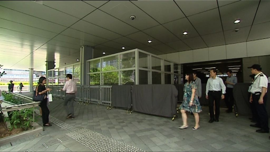 公務員事務局年內決定是否檢討紀律部隊薪酬架構