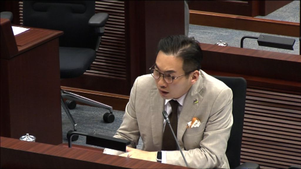 議員質疑律師會執業試不清晰