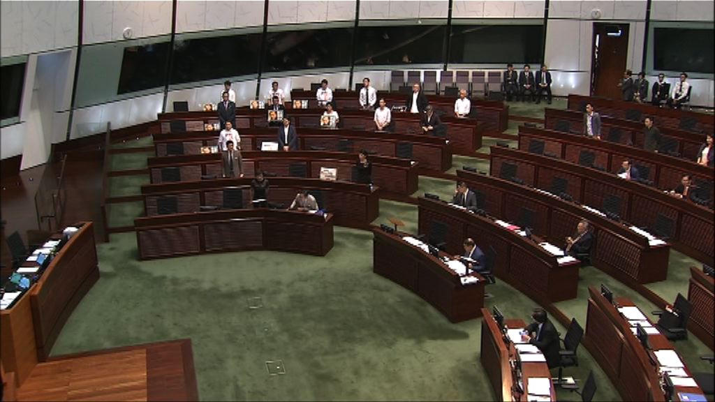 梁君彥多次否決休會辯論劉曉波事件