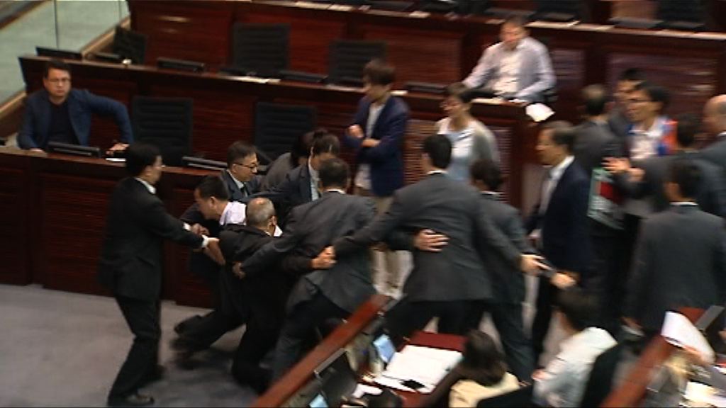 立法會討論修訂議事規則　民主派提規程問題