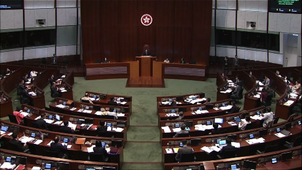 朱凱廸提動議阻草案交付內會