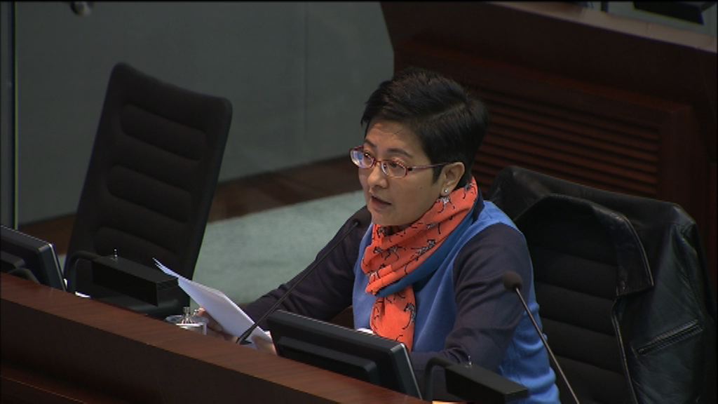 民主派議員關注林鄭言論有否違法